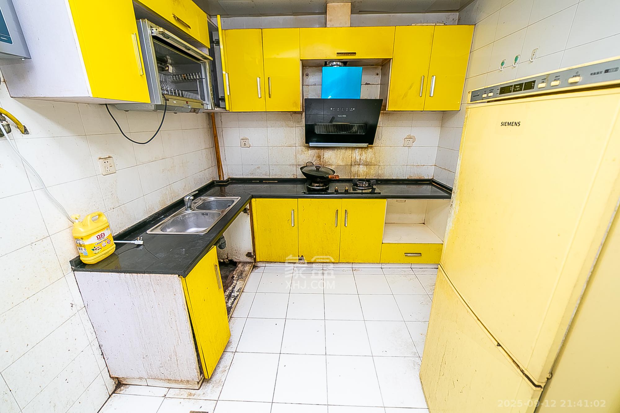 翡翠林居 3室2厅2卫 77.2万 翡翠林居 3室2厅2卫 77.2万厨房