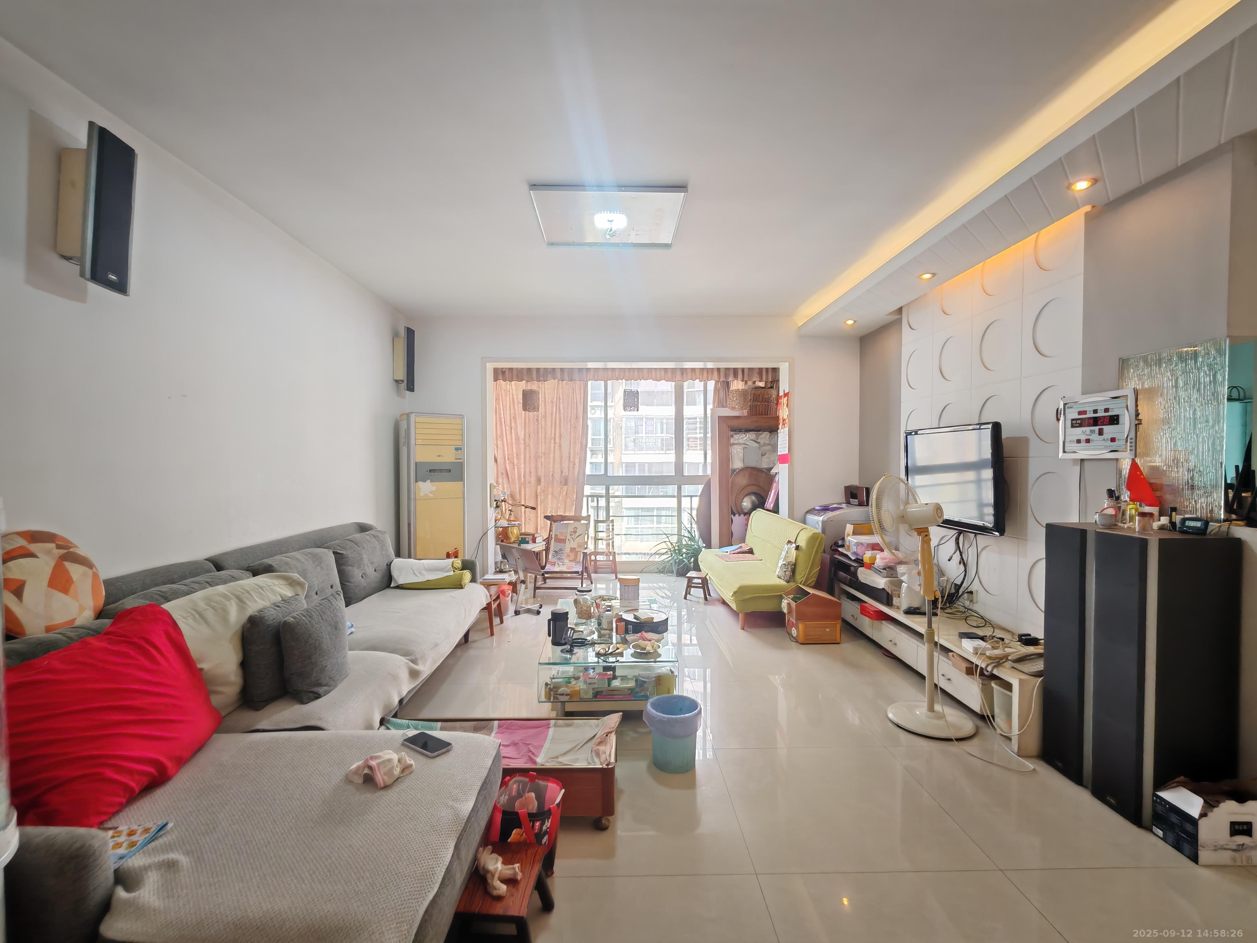 星语林名园 3室2厅2卫 2000.0元/月 星语林名园 3室2厅2卫 2000.0元/月室内图