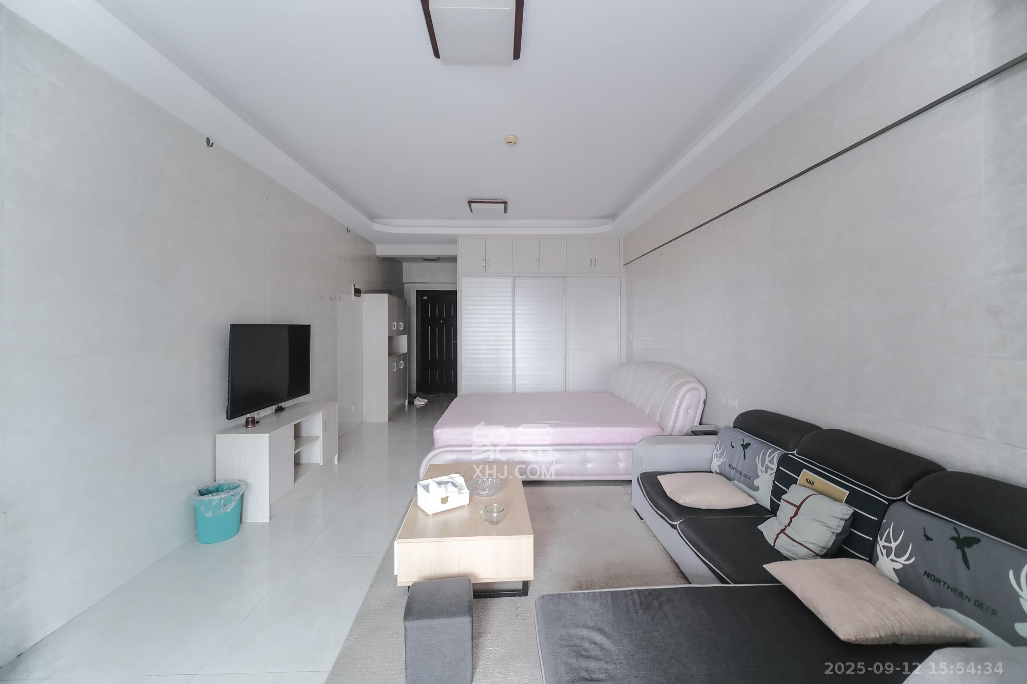 山水湾  1室1厅1卫    29.0万客厅