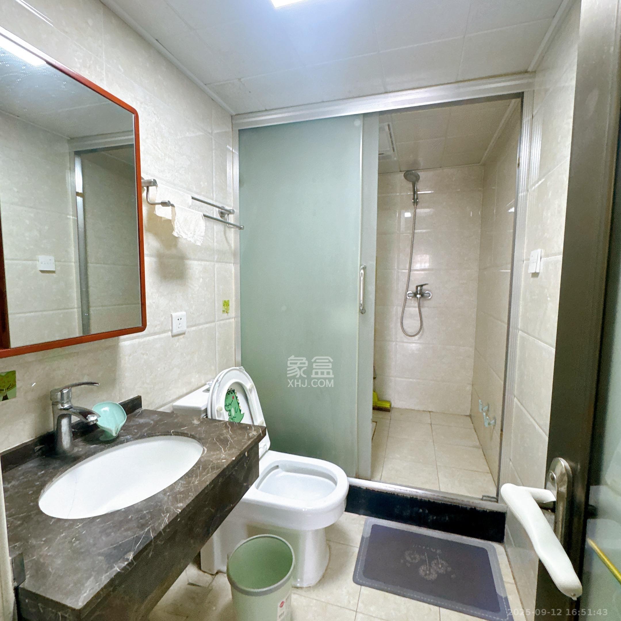 北辰三角洲E3区  2室1厅1卫    2400.0元/月室内图