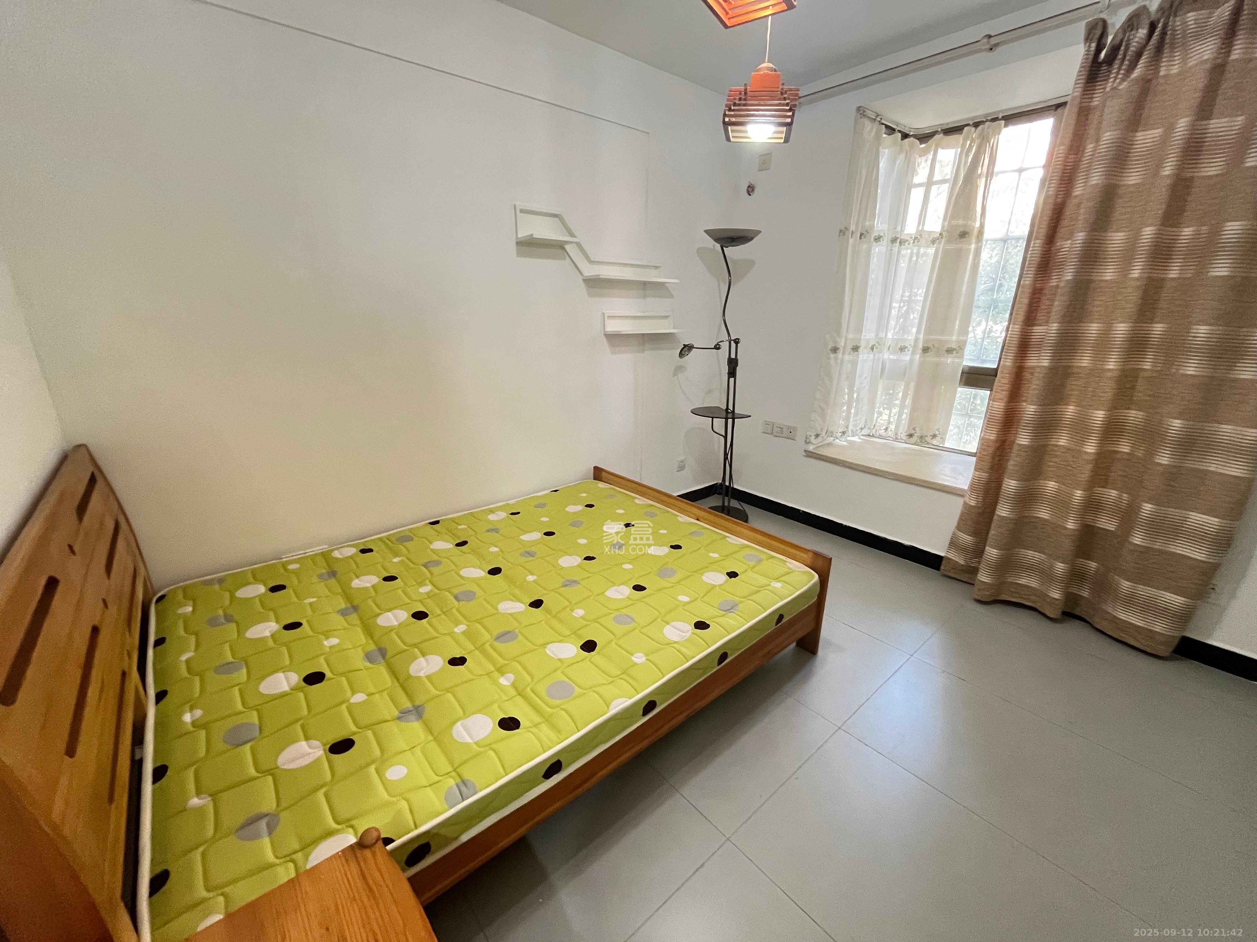 周南生活园 4室2厅2卫 2200.0元/月 周南生活园 4室2厅2卫 2200.0元/月室内图