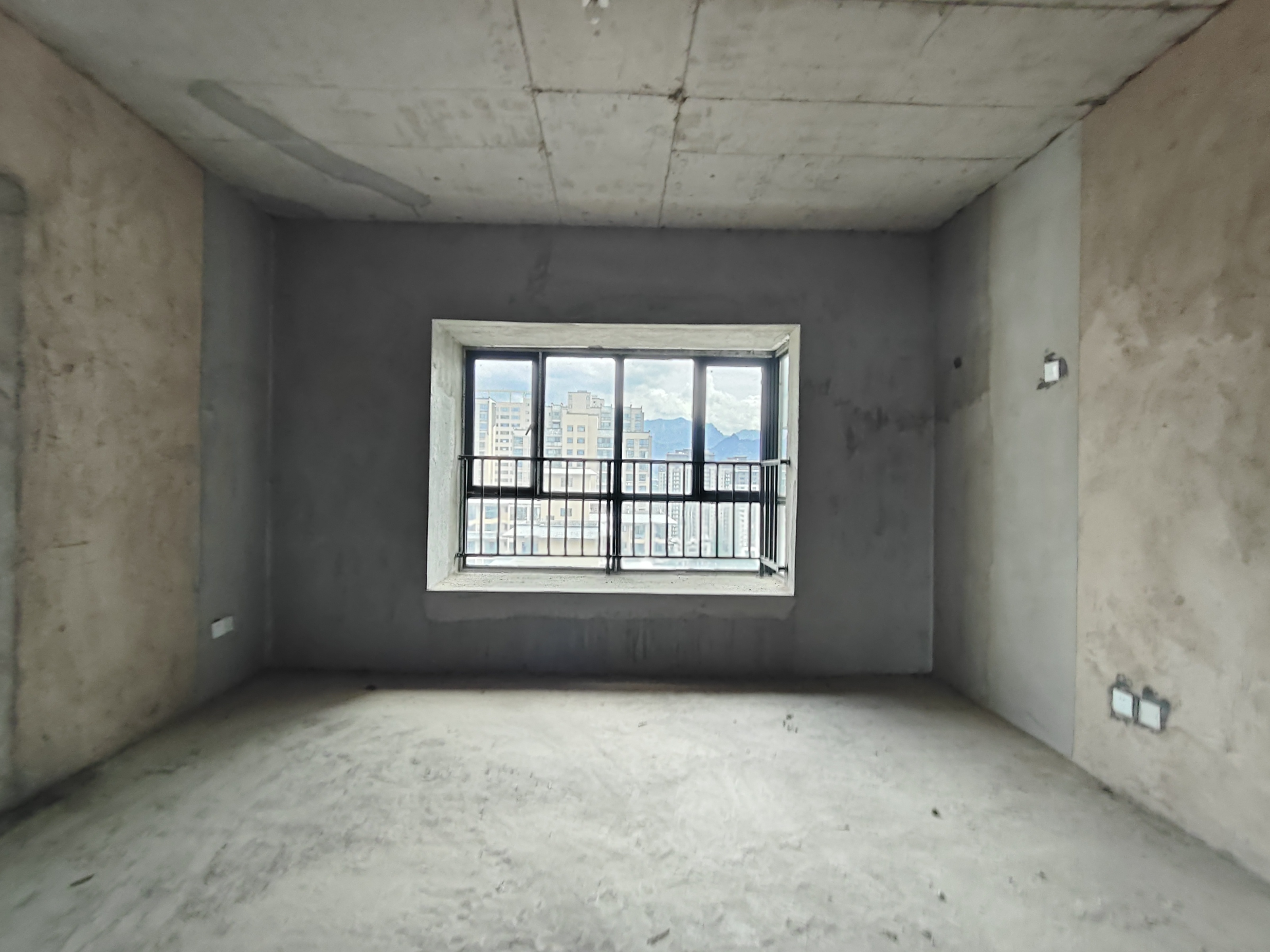 山城上品  4室2厅2卫    63.0万 山城上品  4室2厅2卫    63.0万客厅