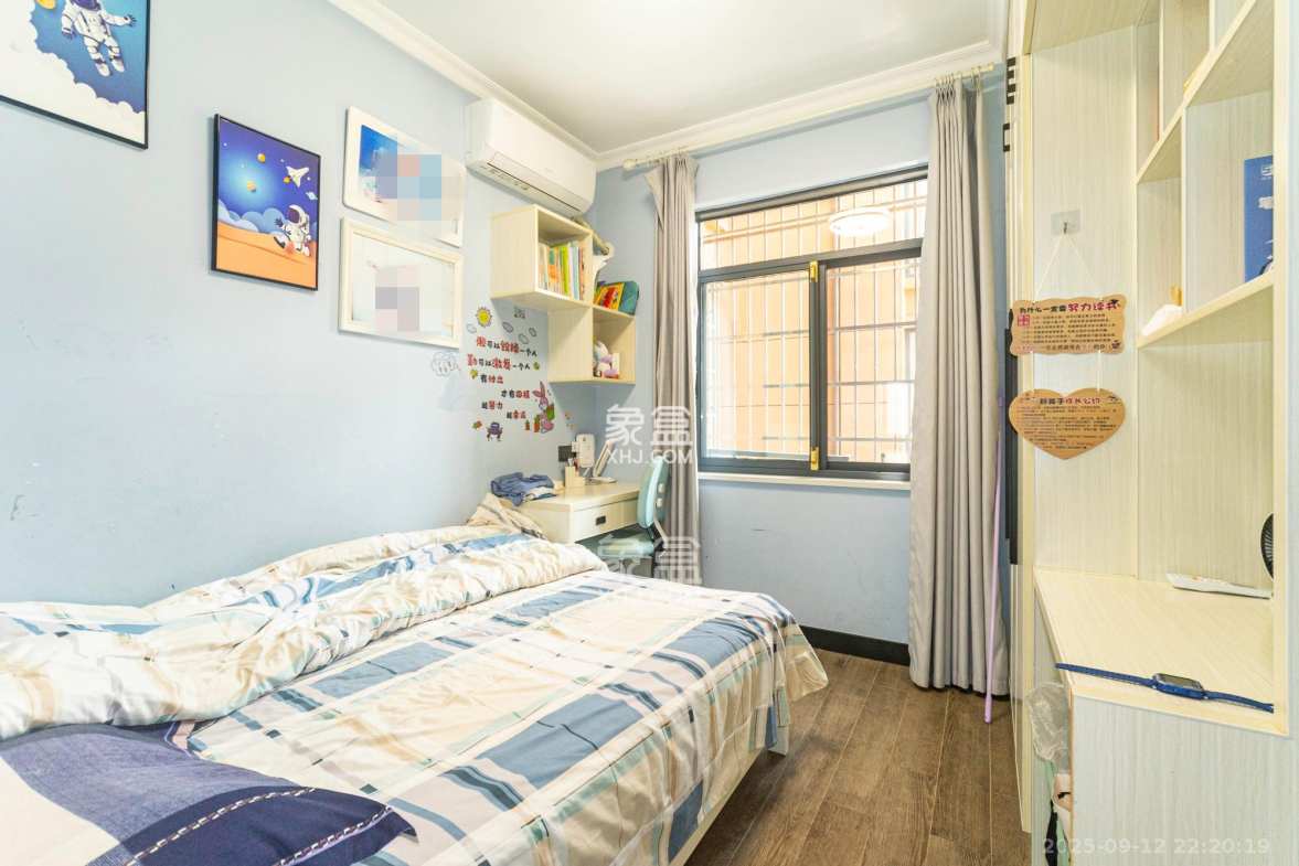 紫华郡  4室2厅2卫    79.8万 紫华郡  4室2厅2卫    79.8万卧室