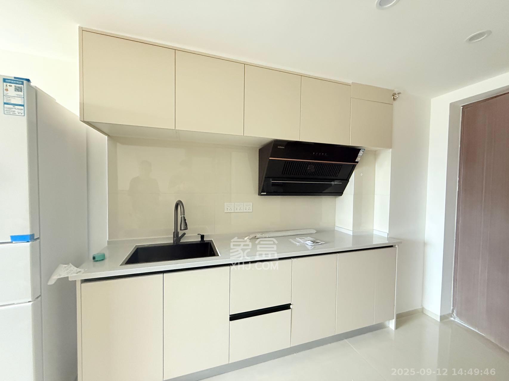 卓越中寰 2室1厅1卫 2500.0元/月 卓越中寰 2室1厅1卫 2500.0元/月室内图