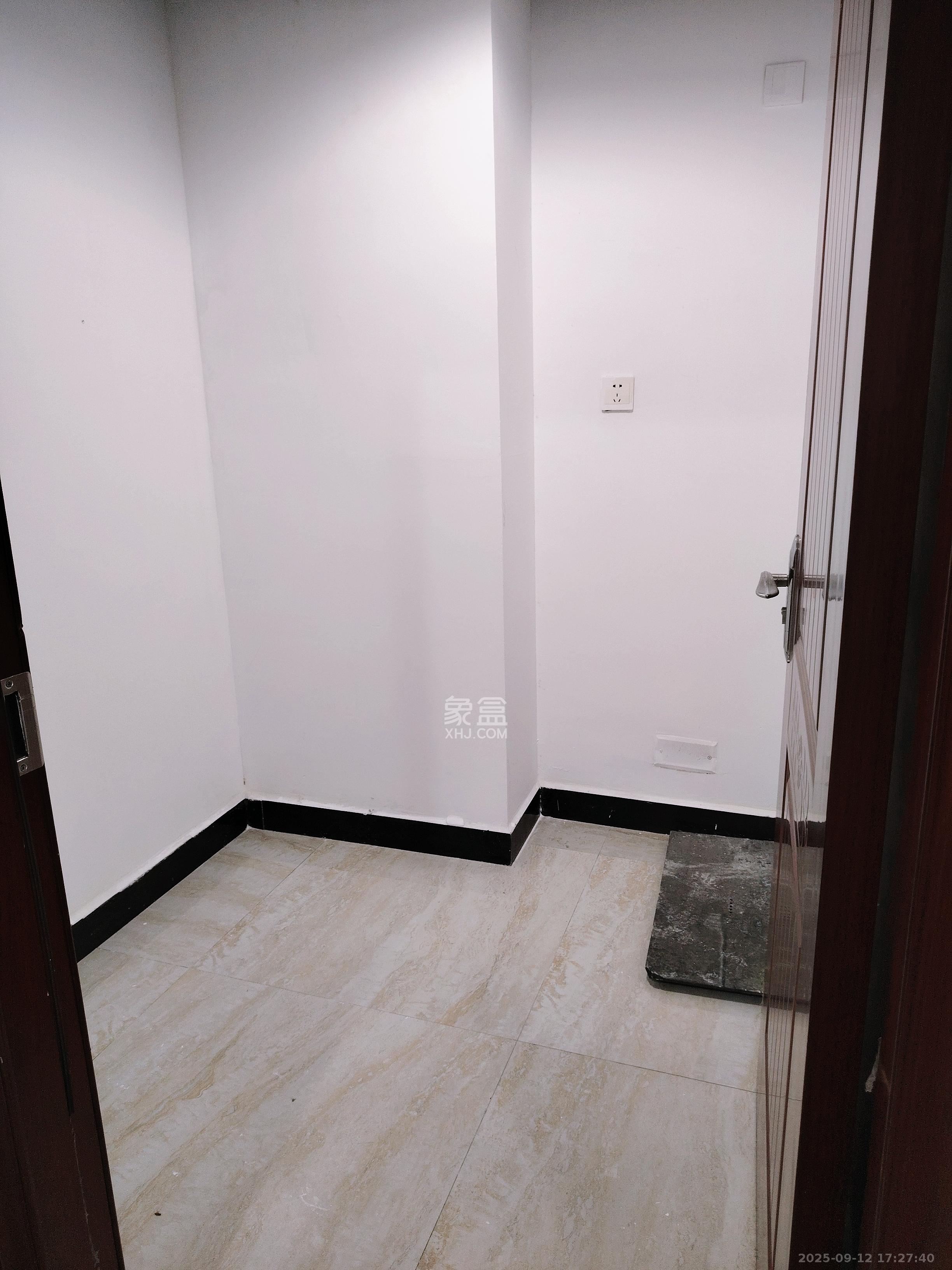 北辰三角洲B1E1区  1室1厅1卫    8500.0元/月室内图