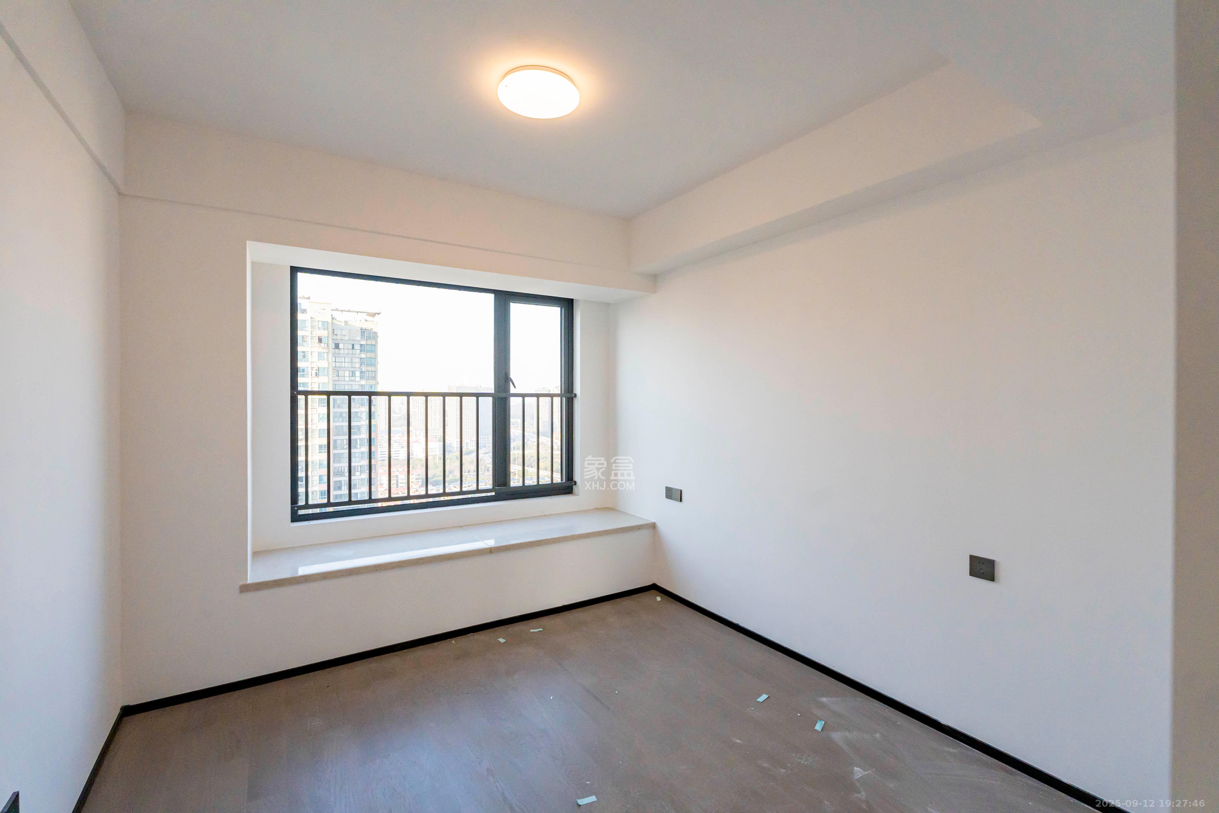 万科半岛国际 4室2厅1卫 215.0万 万科半岛国际 4室2厅1卫 215.0万卧室