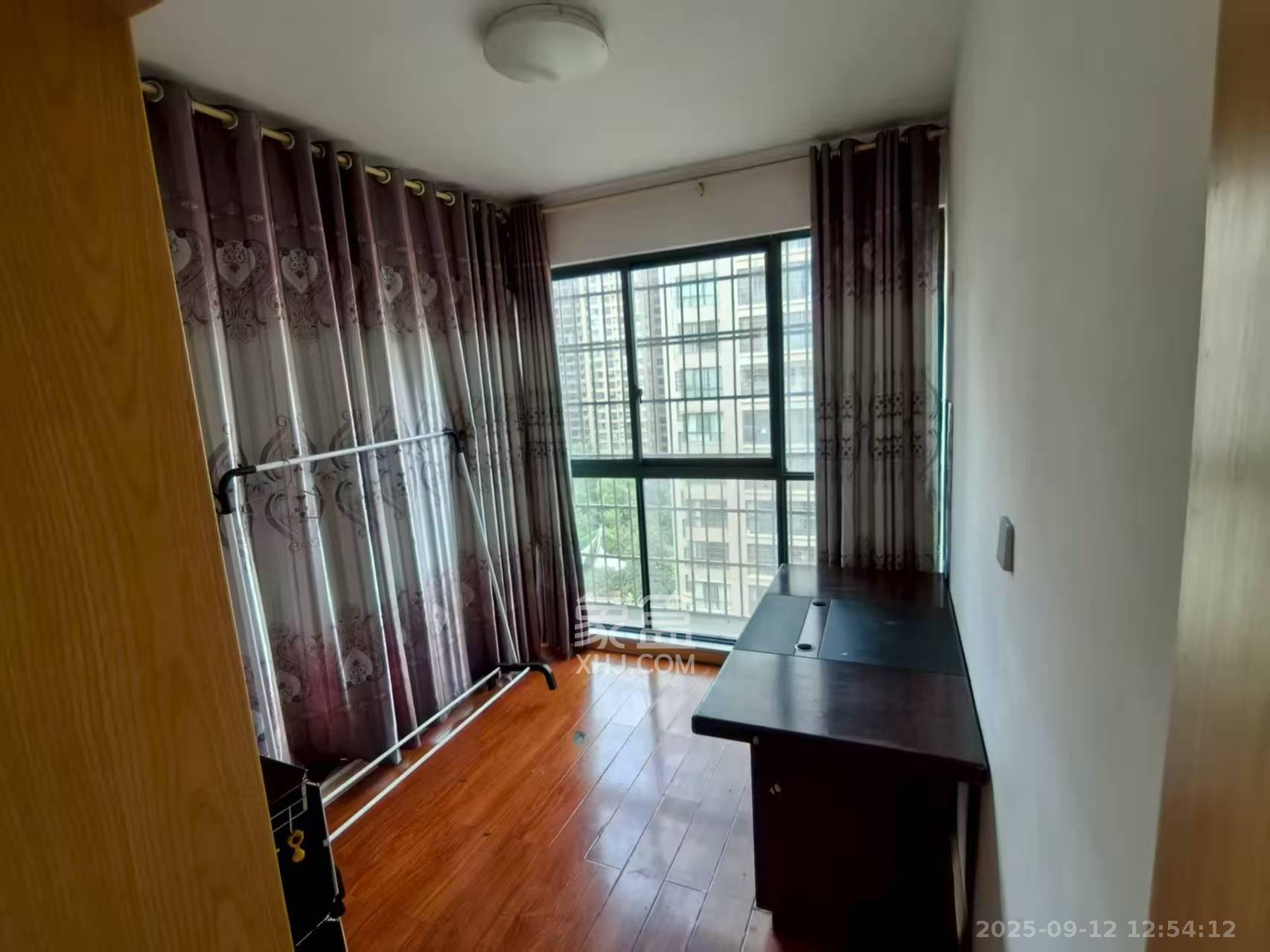 筑梦佳园 4室2厅1卫 1800.0元/月 筑梦佳园 4室2厅1卫 1800.0元/月室内图