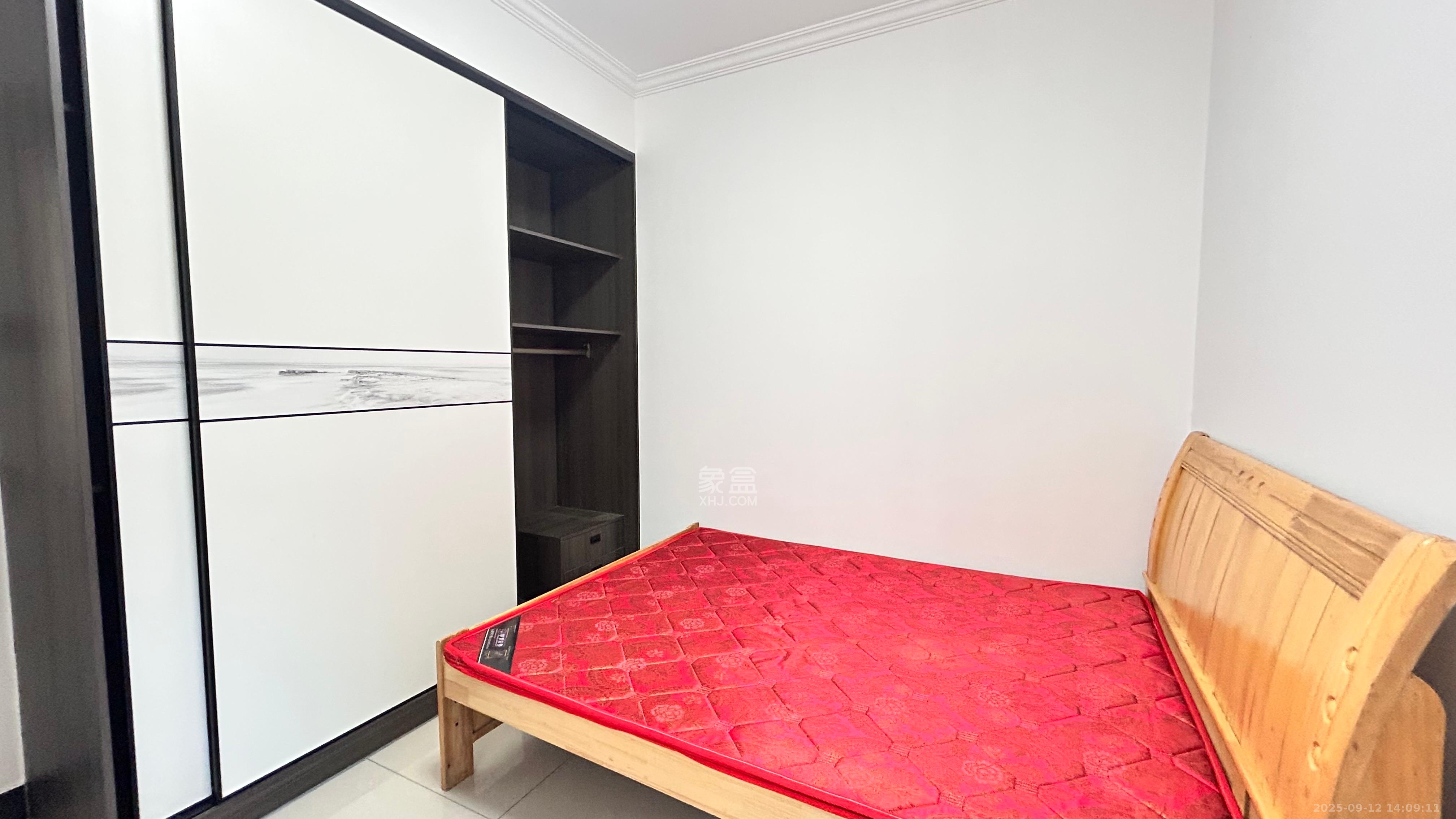 洋湖景园  2室1厅1卫    2300.0元/月室内图