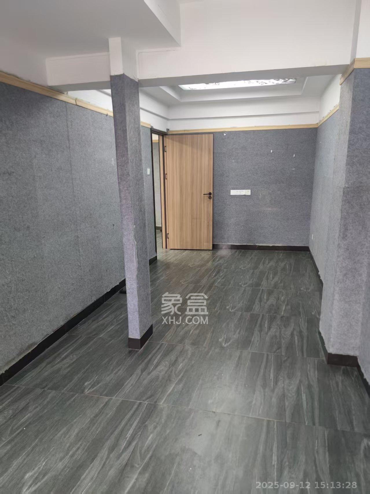 顺安大厦 2室1厅1卫 2200.0元/月 顺安大厦 2室1厅1卫 2200.0元/月室内图