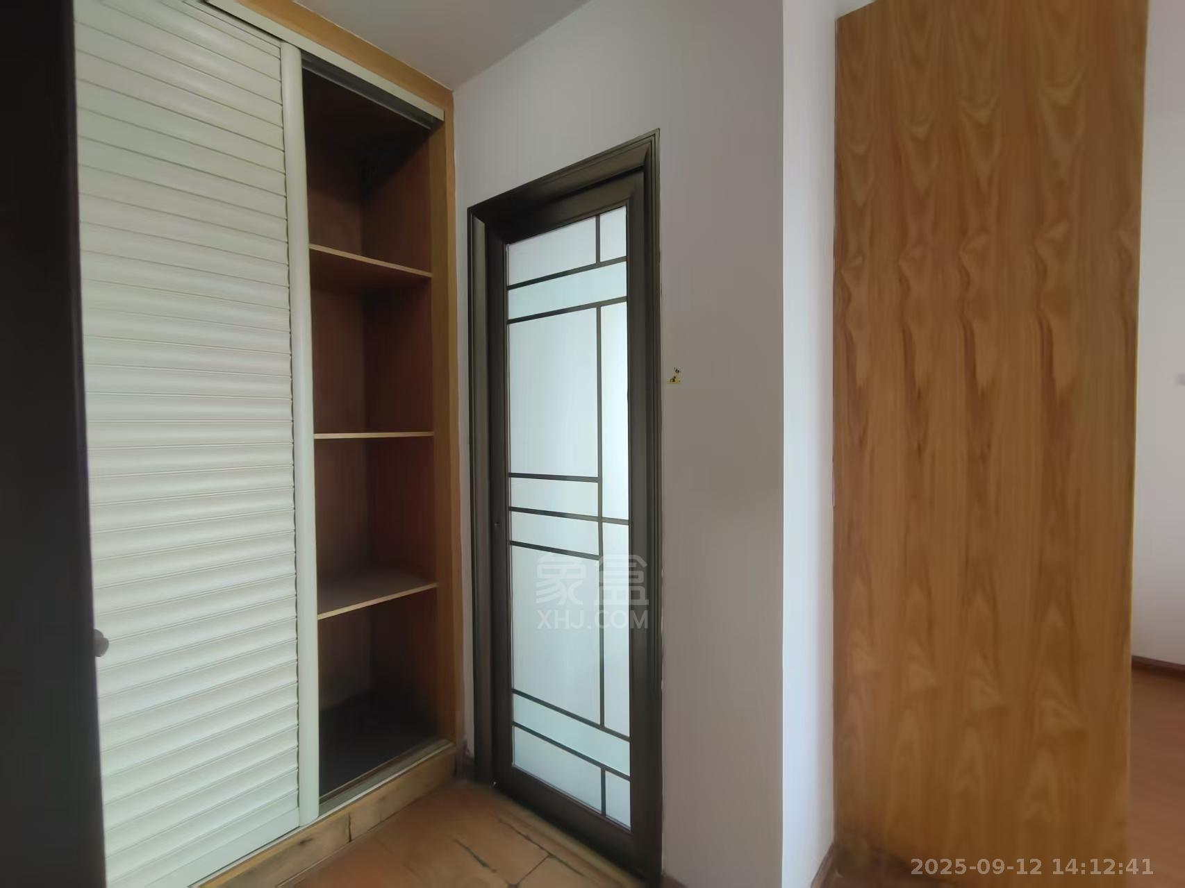 流金岁月-华晨国际 3室2厅2卫 2200.0元/月 流金岁月-华晨国际 3室2厅2卫 2200.0元/月室内图