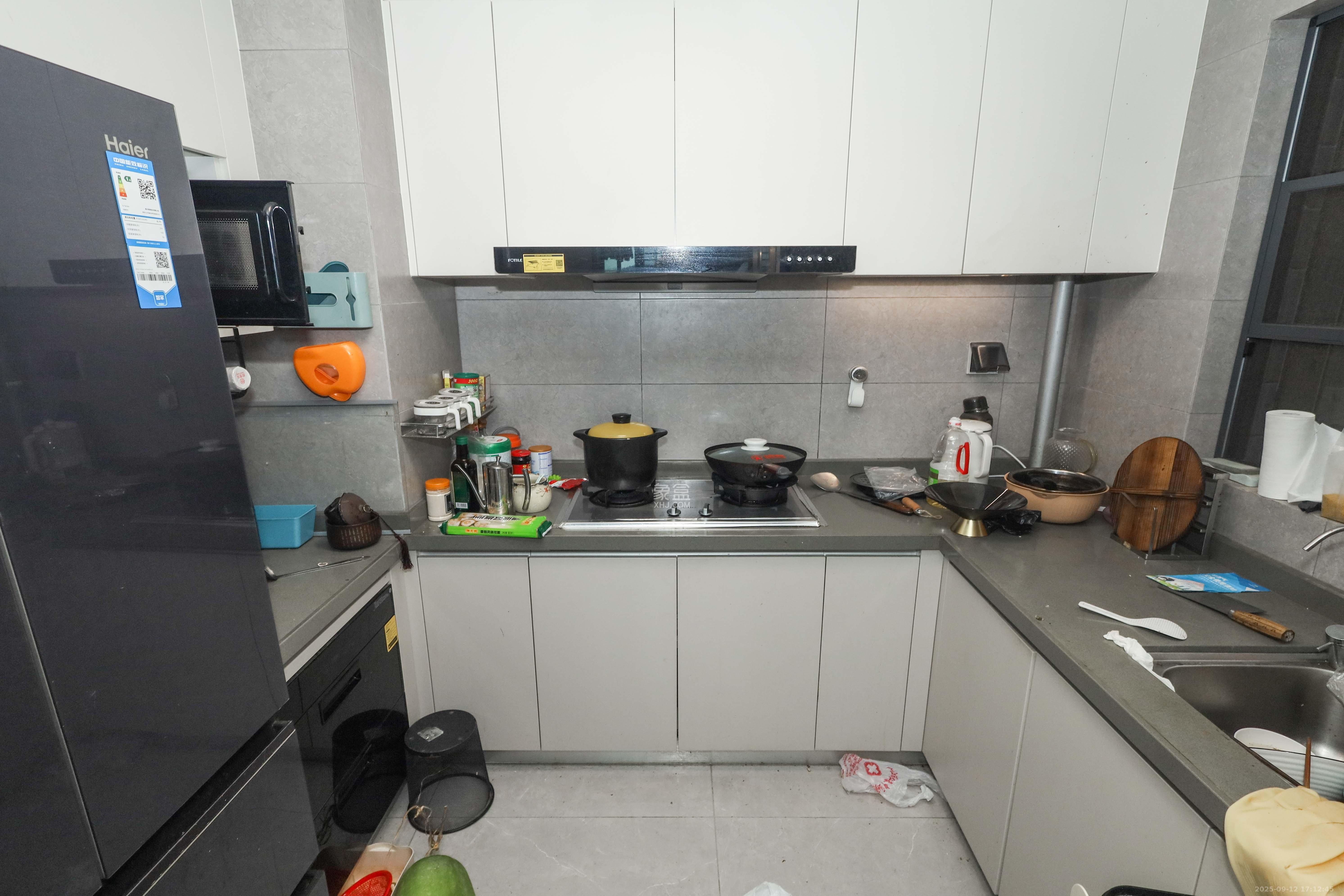 时代梅溪领峰  3室2厅2卫    127.0万厨房