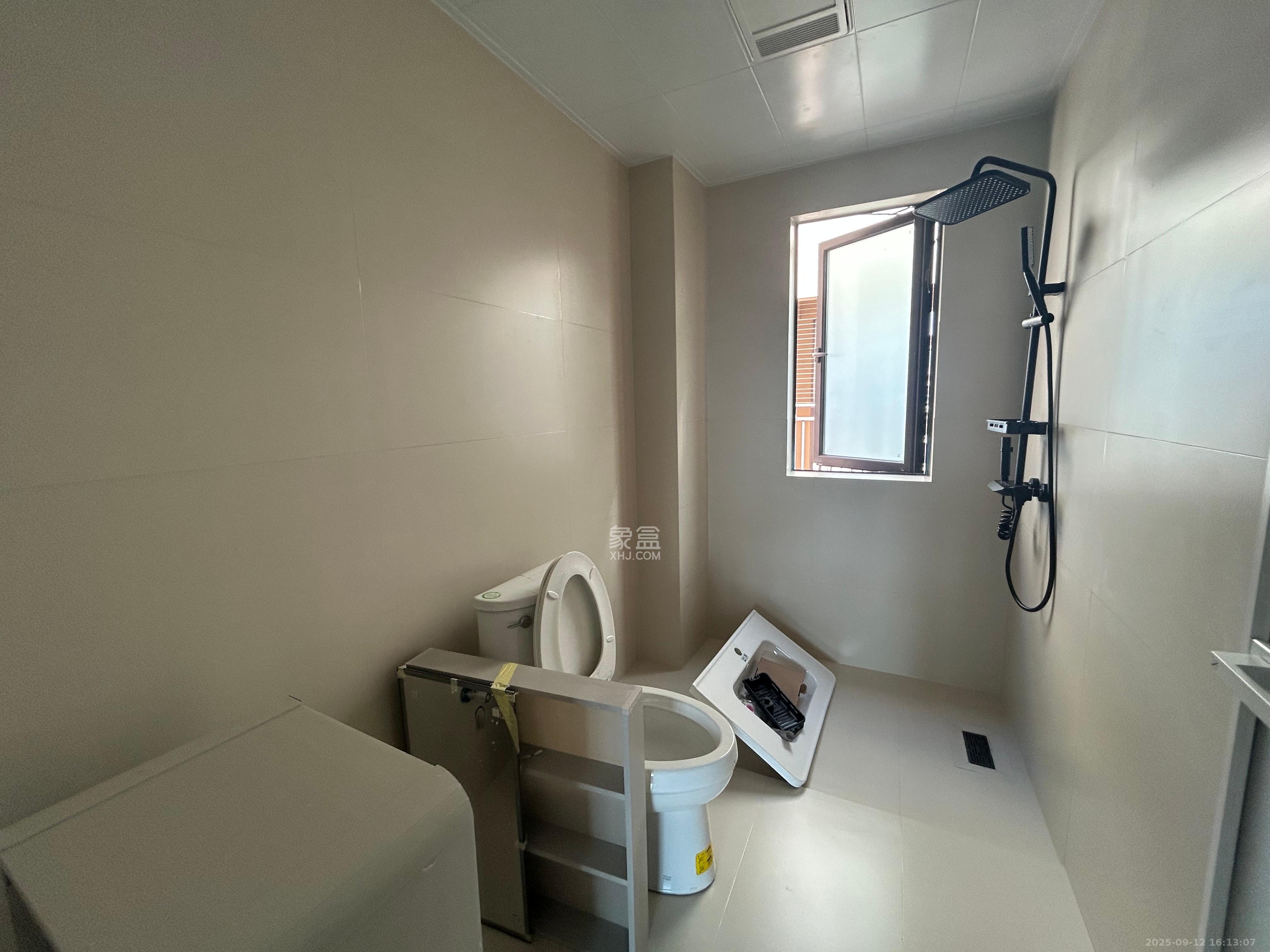 兴进珺府 3室2厅2卫 2480.0元/月 兴进珺府 3室2厅2卫 2480.0元/月室内图