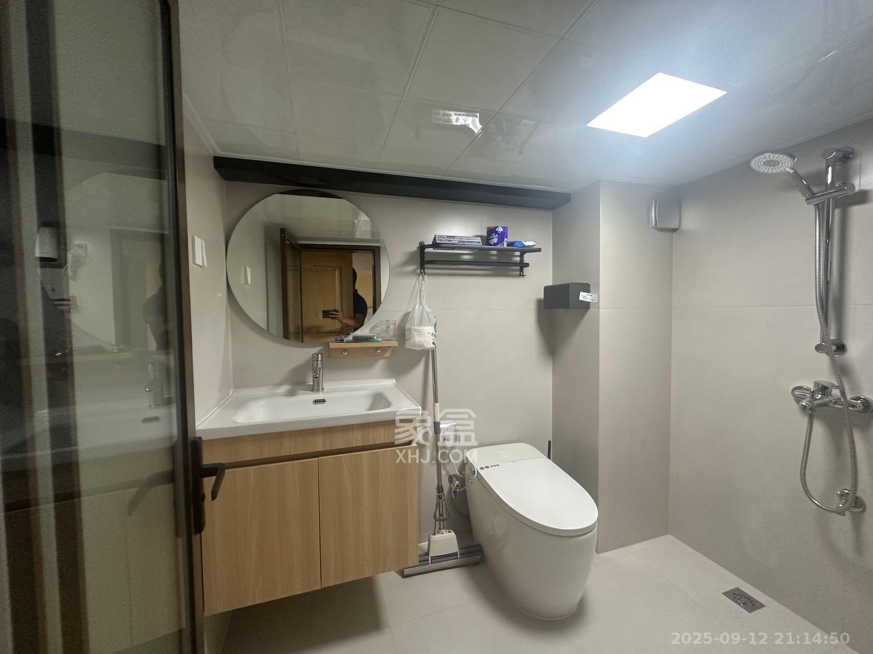 世茂璀璨天城公寓  3室2厅2卫    2800.0元/月室内图