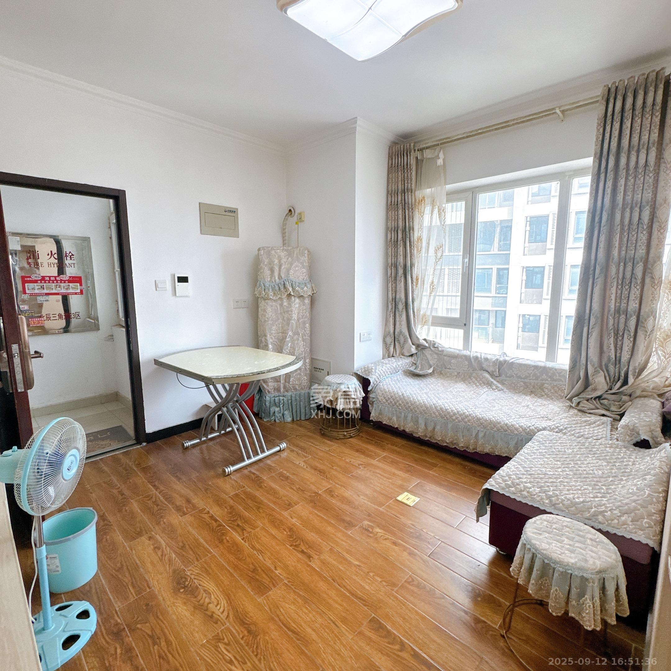 北辰三角洲E3区 2室1厅1卫 2400.0元/月 北辰三角洲E3区 2室1厅1卫 2400.0元/月室内图