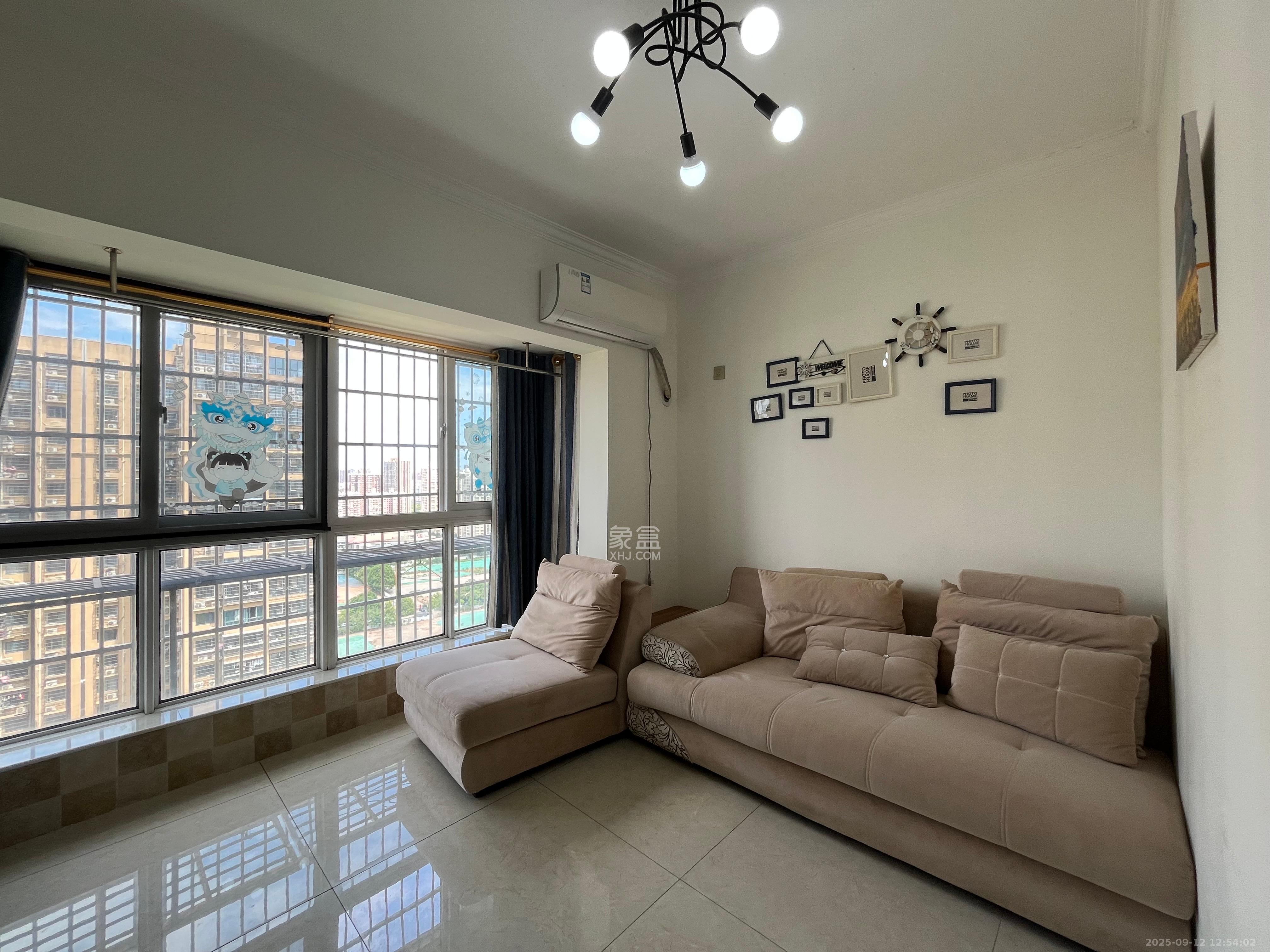 时代星空  1室1厅1卫    1300.0元/月室内图