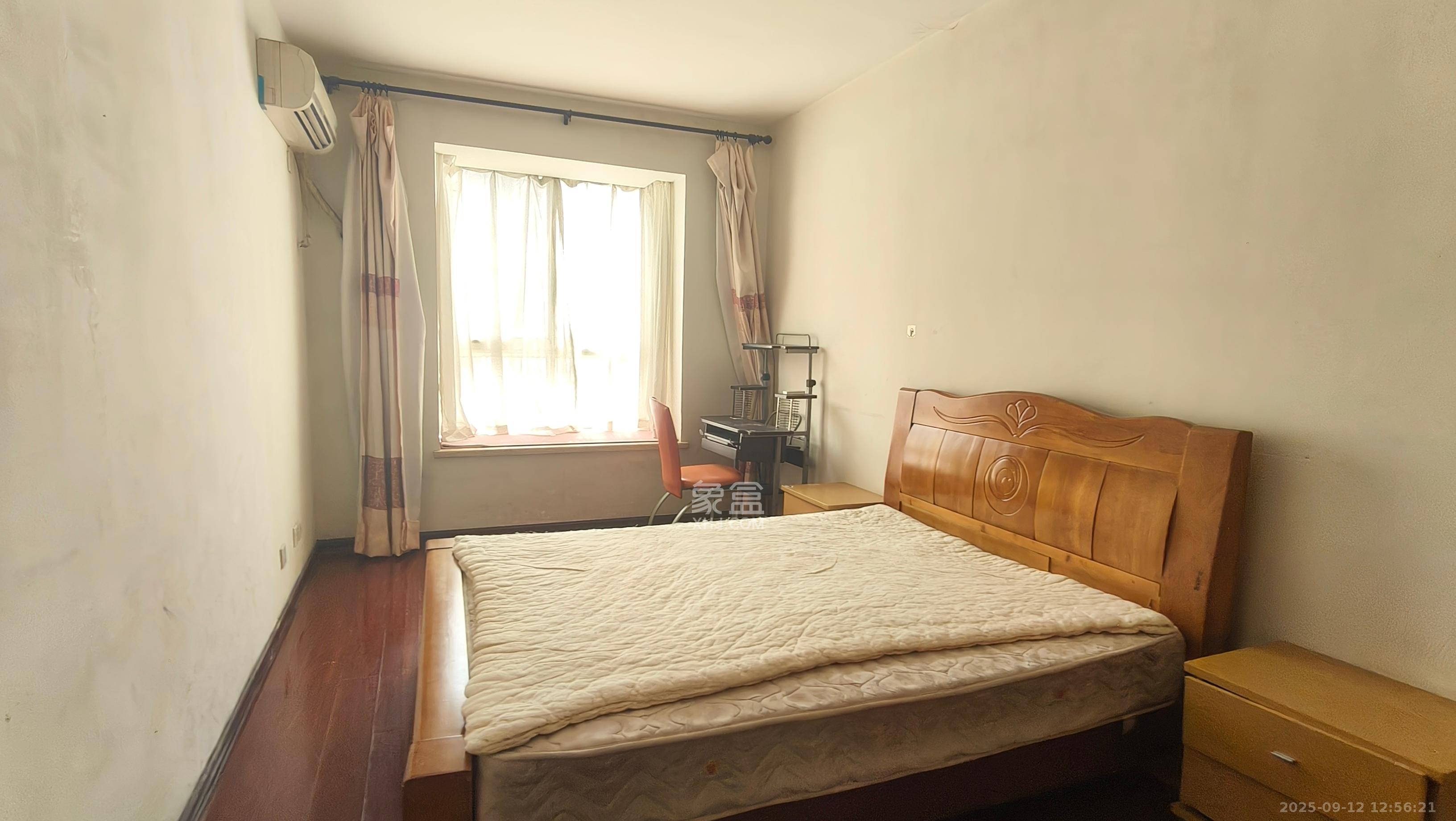 德润园  3室2厅2卫    2400.0元/月室内图