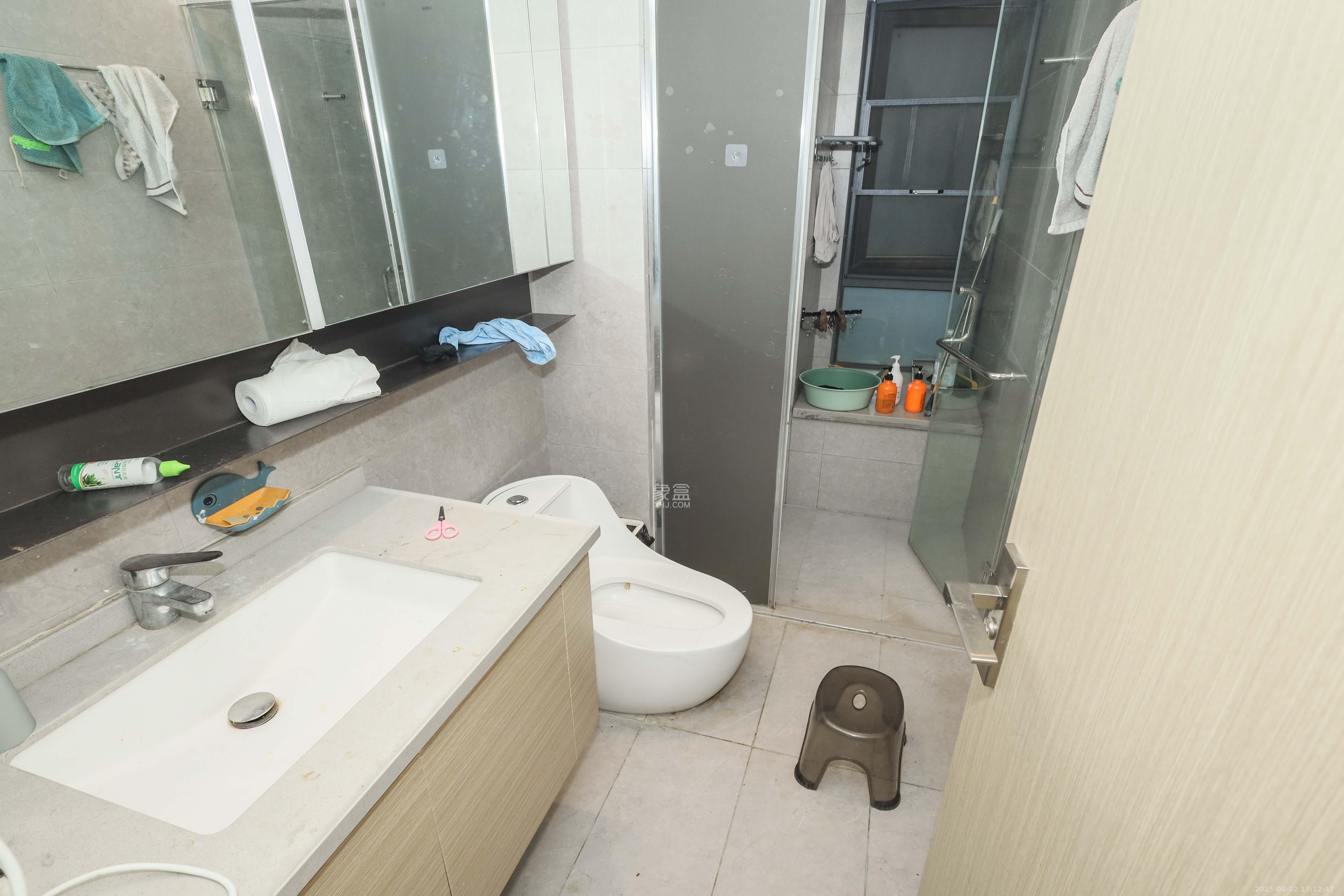 时代梅溪领峰  3室2厅2卫    127.0万卫生间