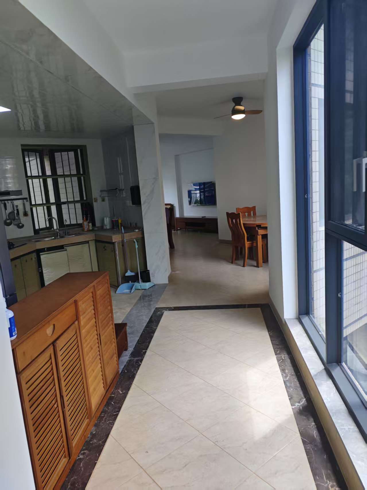 鸿天阁 3室2厅2卫 3200.0元/月 鸿天阁 3室2厅2卫 3200.0元/月室内图