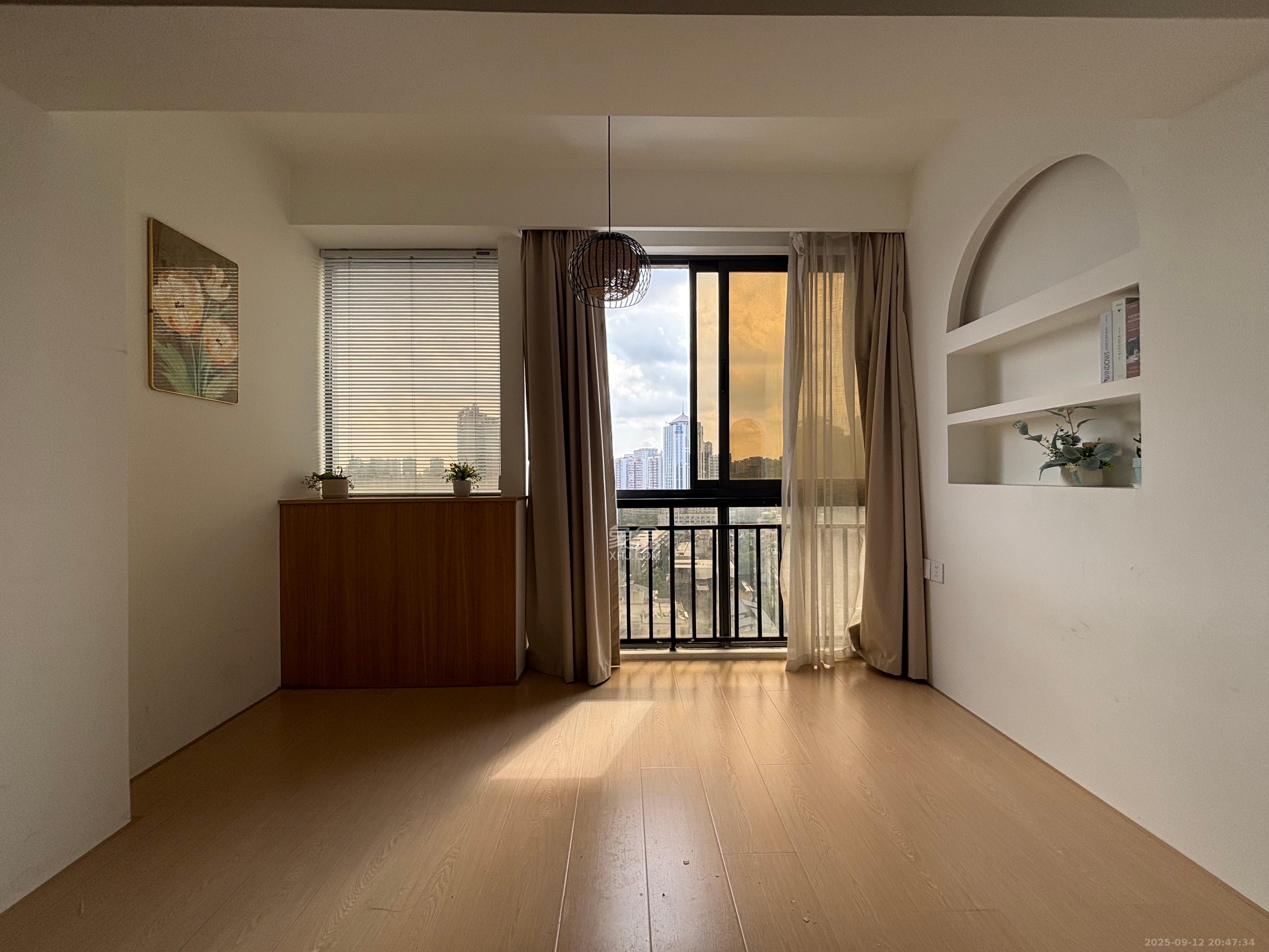 七彩丽都 1室1厅1卫 1800.0元/月 七彩丽都 1室1厅1卫 1800.0元/月室内图