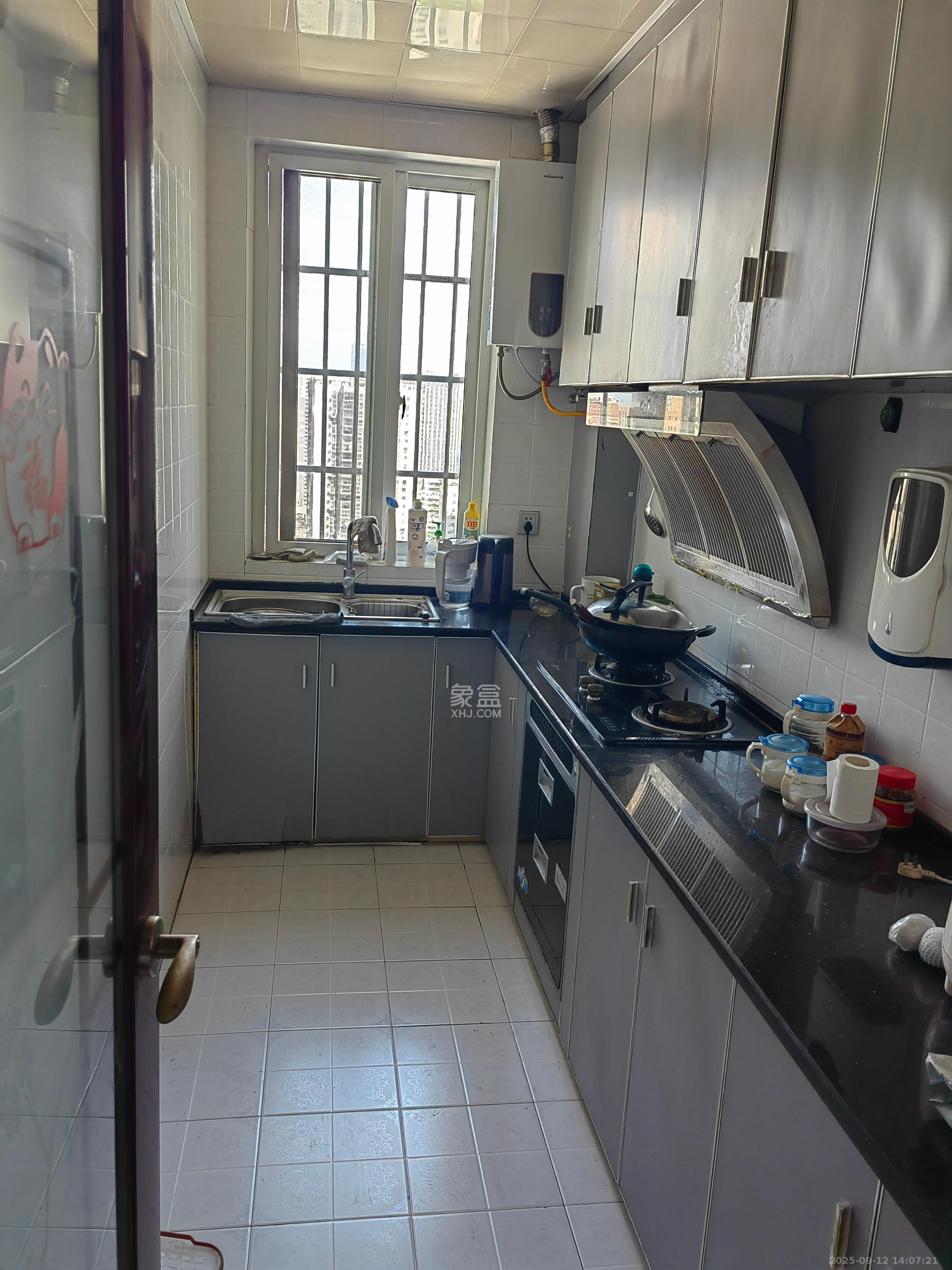 开源鑫景 3室2厅2卫 2200.0元/月 开源鑫景 3室2厅2卫 2200.0元/月室内图