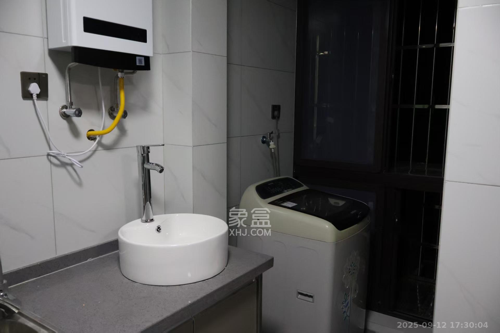 燕珑新寓  1室1厅1卫   1700.00元/月室内图