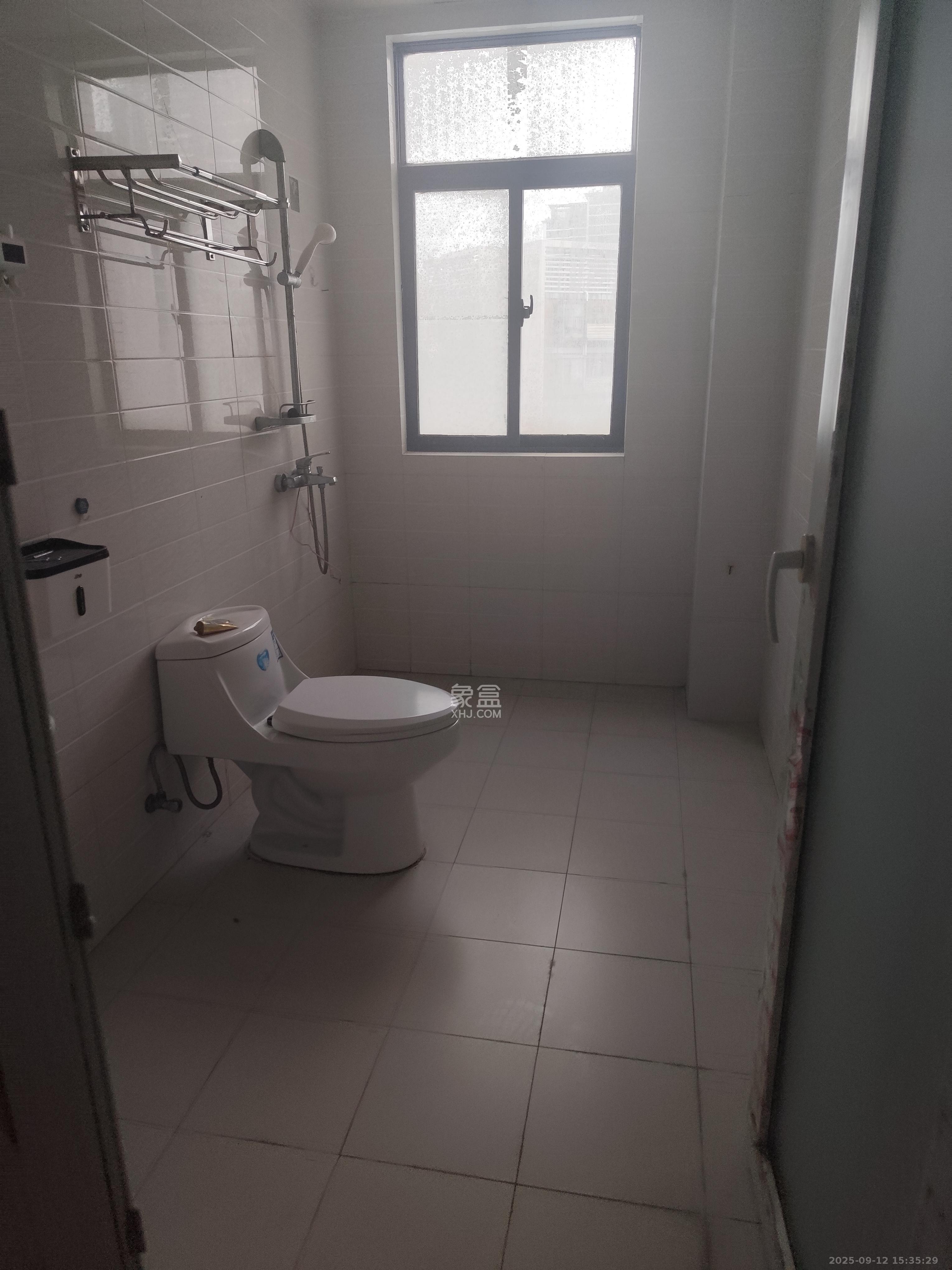 星城映象 3室2厅1卫 2500.0元/月 星城映象 3室2厅1卫 2500.0元/月室内图