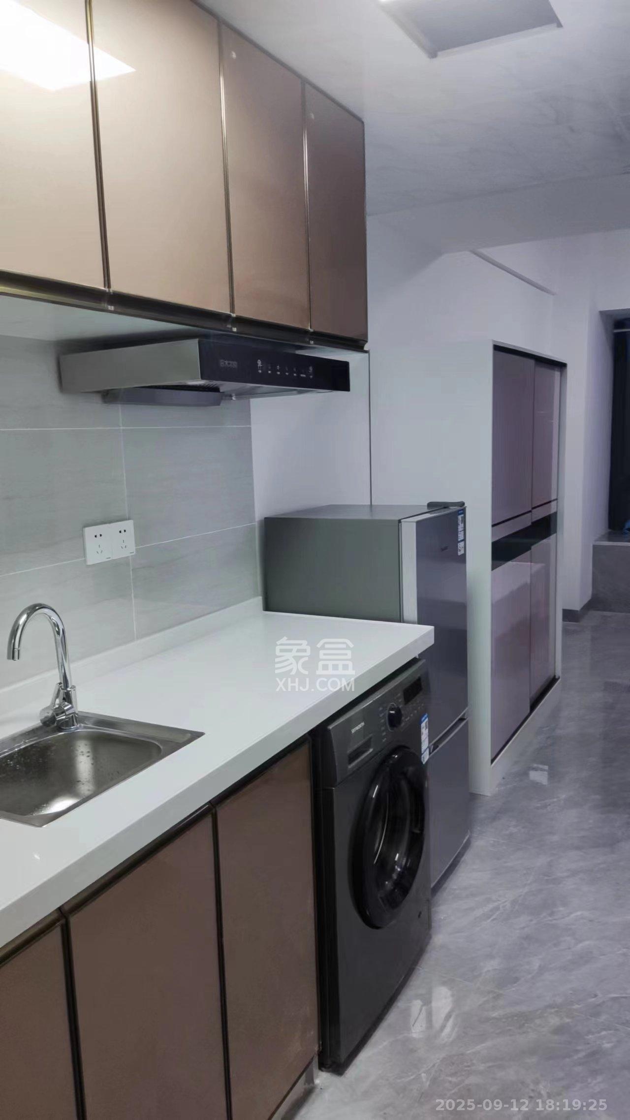 龙湖湘江星座(祺鑫星座公寓)  1室0厅0卫    1300.0元/月 龙湖湘江星座(祺鑫星座公寓)  1室0厅0卫    1300.0元/月室内图