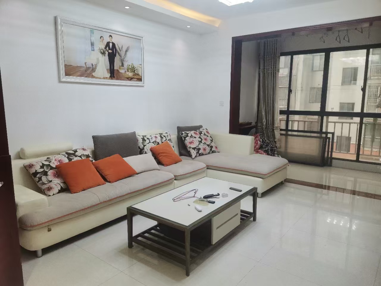 龙洲馨苑 2室2厅2卫 1500.0元/月 龙洲馨苑 2室2厅2卫 1500.0元/月室内图