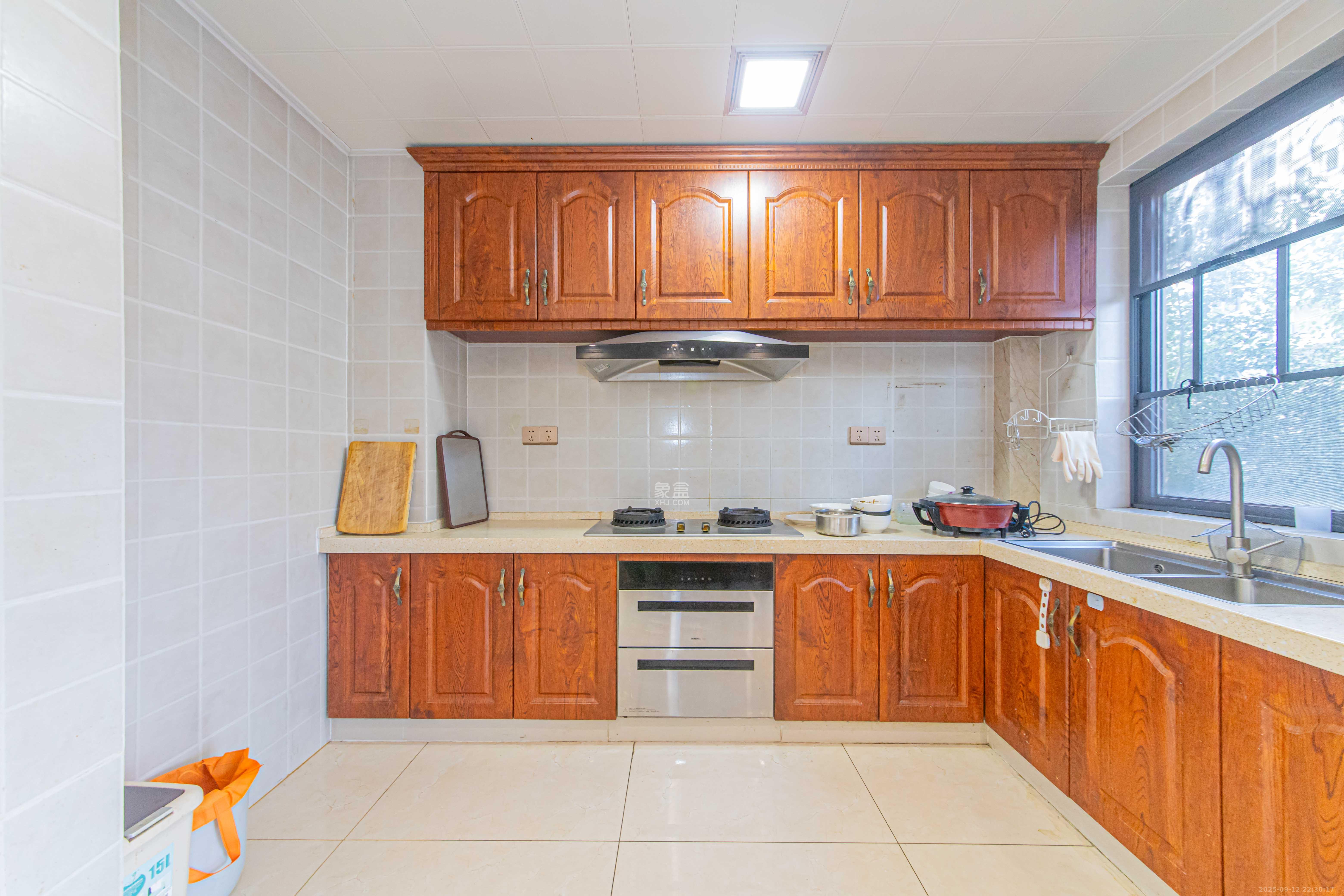 中建芙蓉嘉苑 4室2厅2卫 126.0万 中建芙蓉嘉苑 4室2厅2卫 126.0万厨房