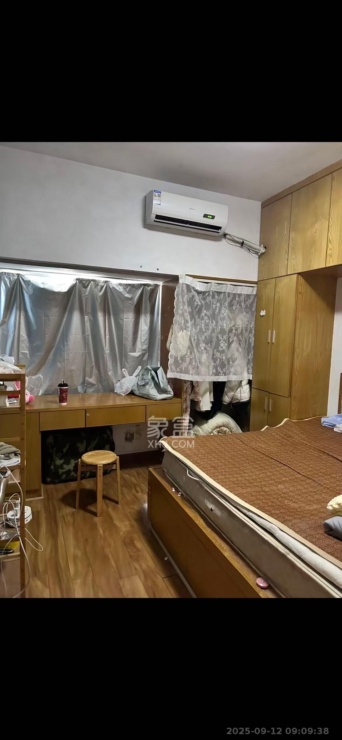 红区抽屉  1室2厅1卫    1600.0元/月室内图