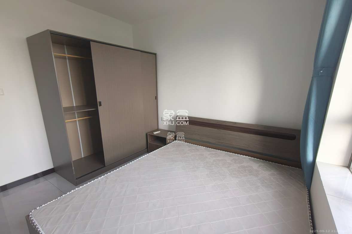 青竹湖曦园  3室2厅1卫    2000.0元/月 青竹湖曦园  3室2厅1卫    2000.0元/月室内图