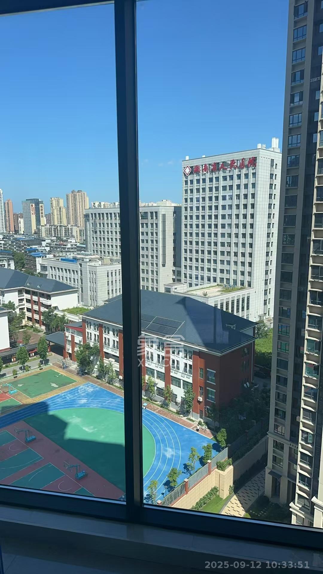 振业城四期  4室2厅2卫   3350.00元/月室内图