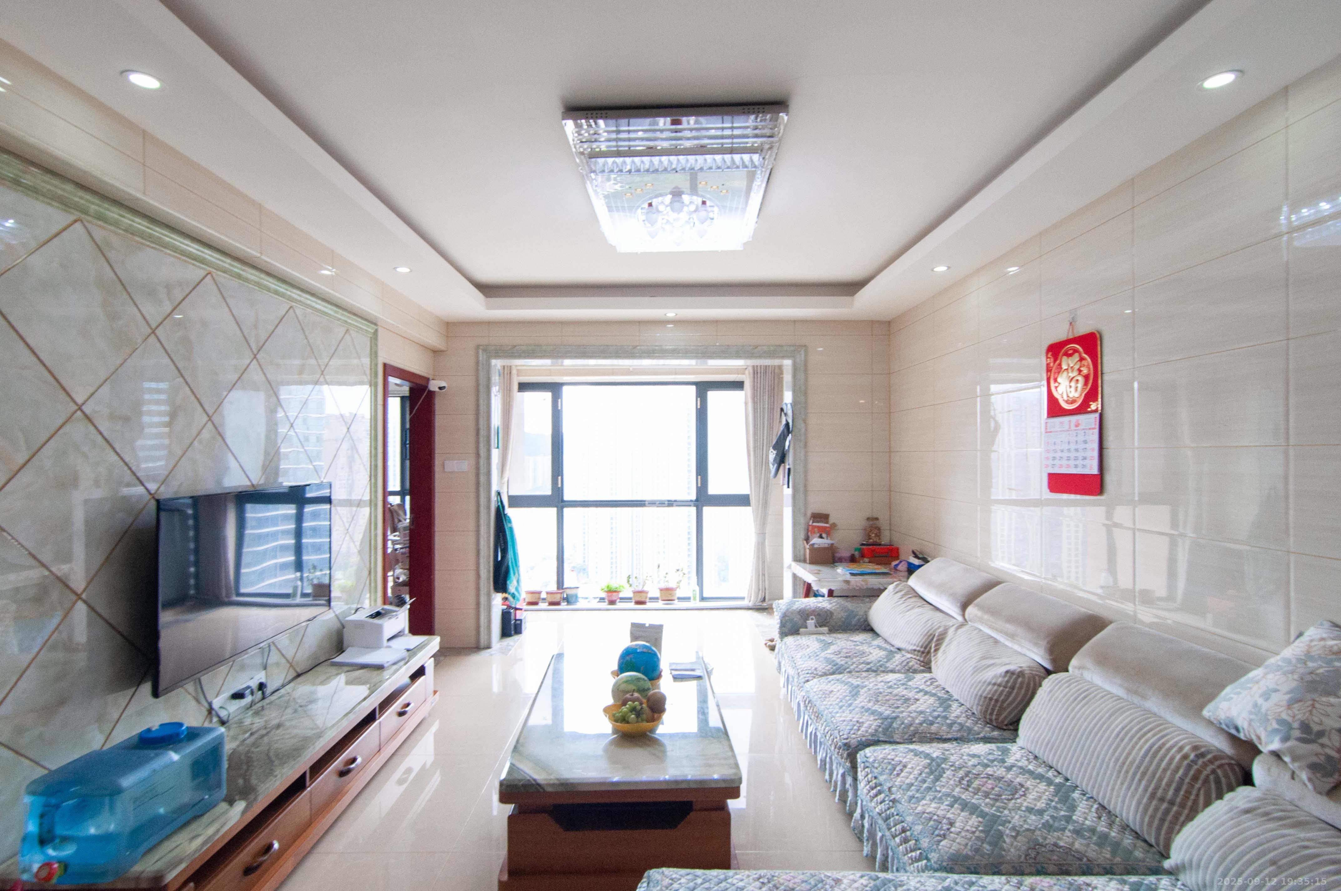 振业城二期  3室2厅1卫    128.0万 振业城二期  3室2厅1卫    128.0万客厅