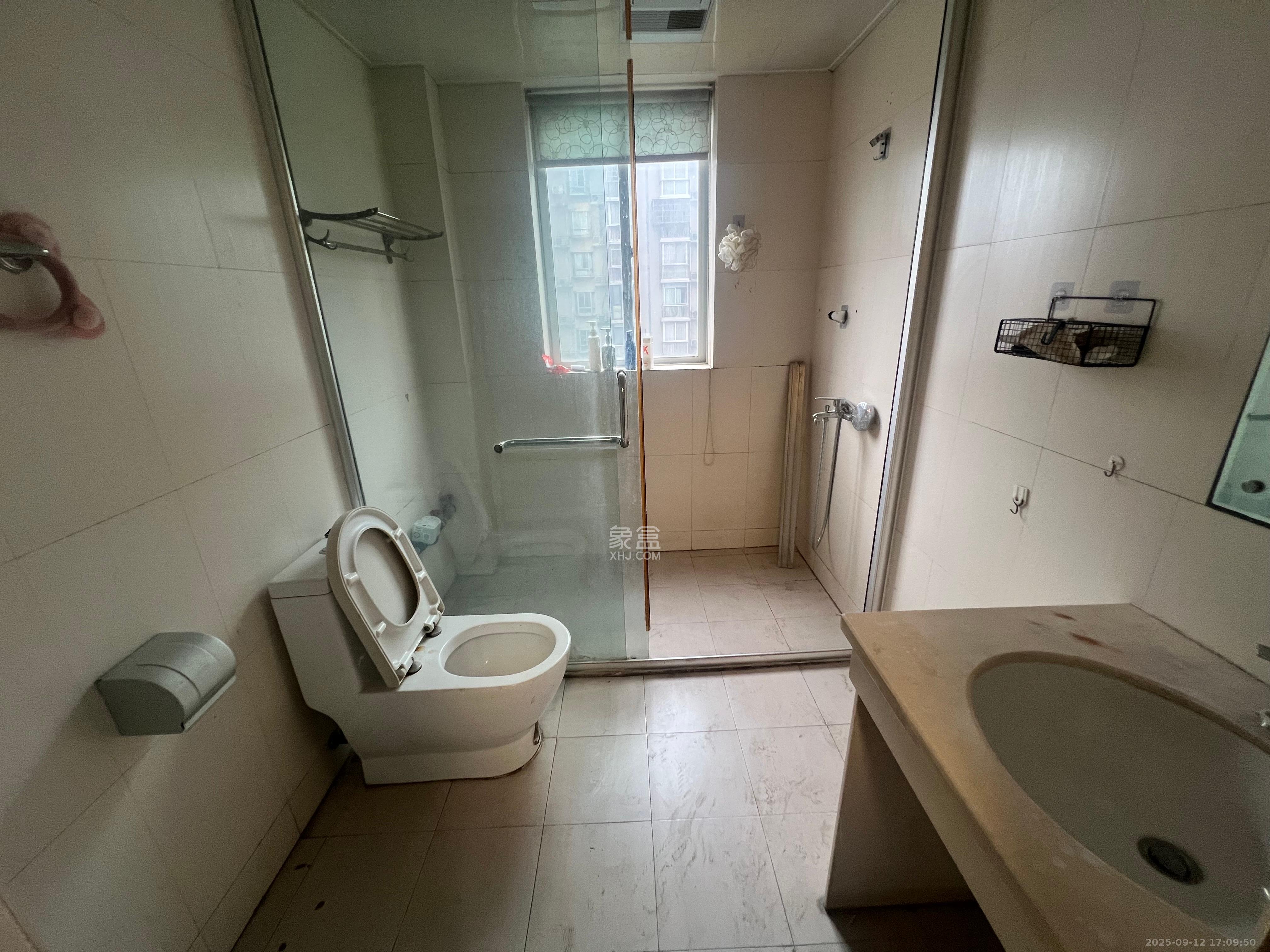 香海西岸 3室2厅2卫 2800.0元/月 香海西岸 3室2厅2卫 2800.0元/月室内图