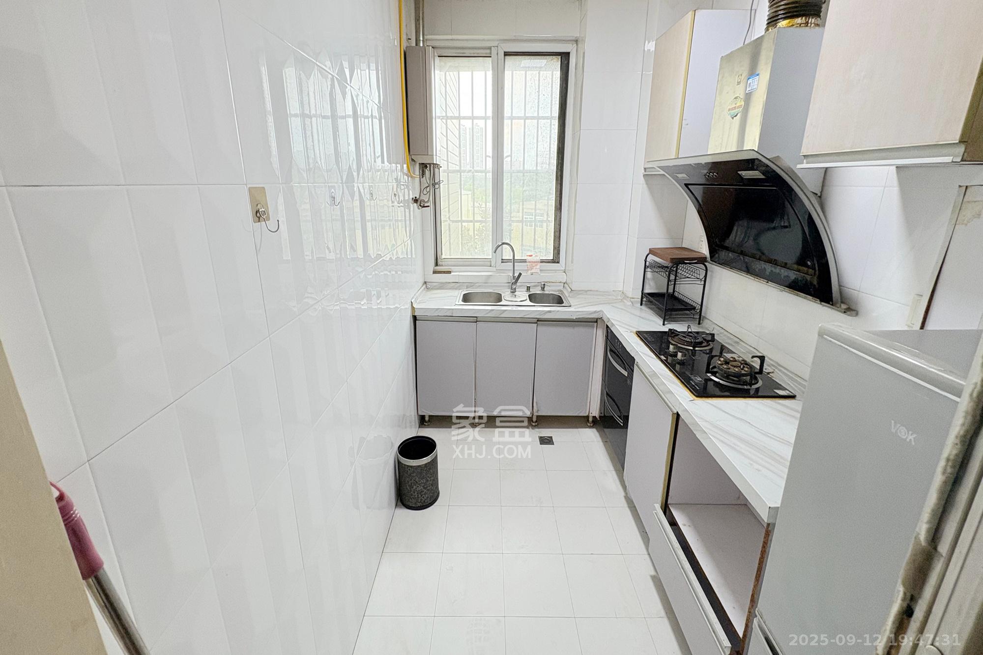 滨湖嘉园(湖滨小区)  3室2厅2卫    100.0万 滨湖嘉园(湖滨小区)  3室2厅2卫    100.0万厨房