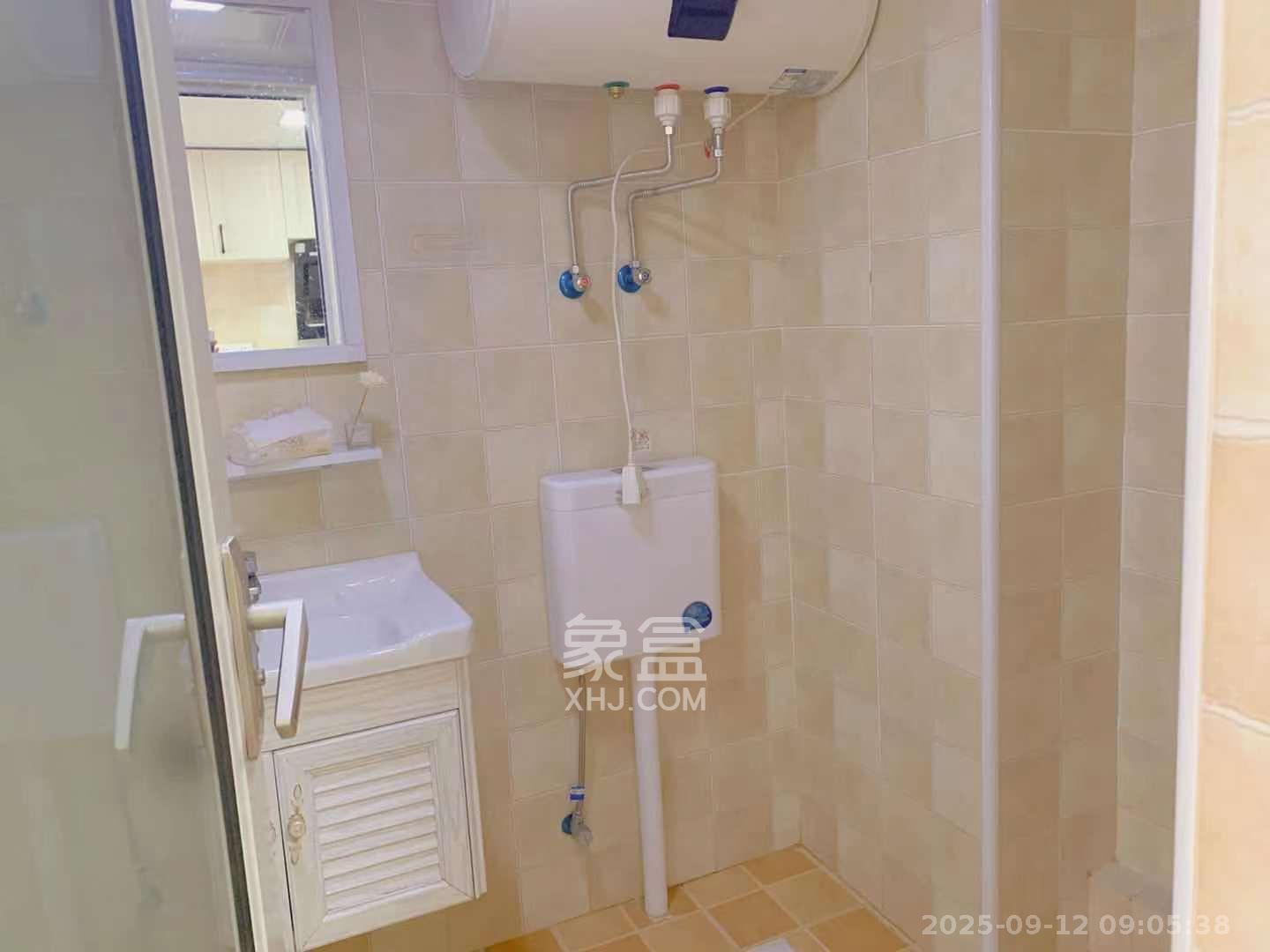 中建芙蓉嘉苑 1室1厅1卫 1500.0元/月 中建芙蓉嘉苑 1室1厅1卫 1500.0元/月室内图