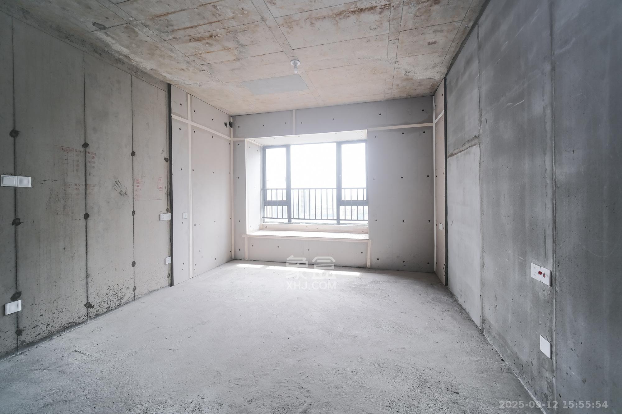 和顺府  4室2厅1卫    110.0万 和顺府  4室2厅1卫    110.0万卧室