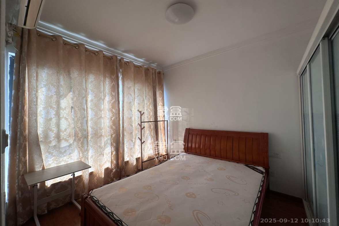 藏珑湖上国际花园 3室2厅2卫 3500.0元/月 藏珑湖上国际花园 3室2厅2卫 3500.0元/月室内图