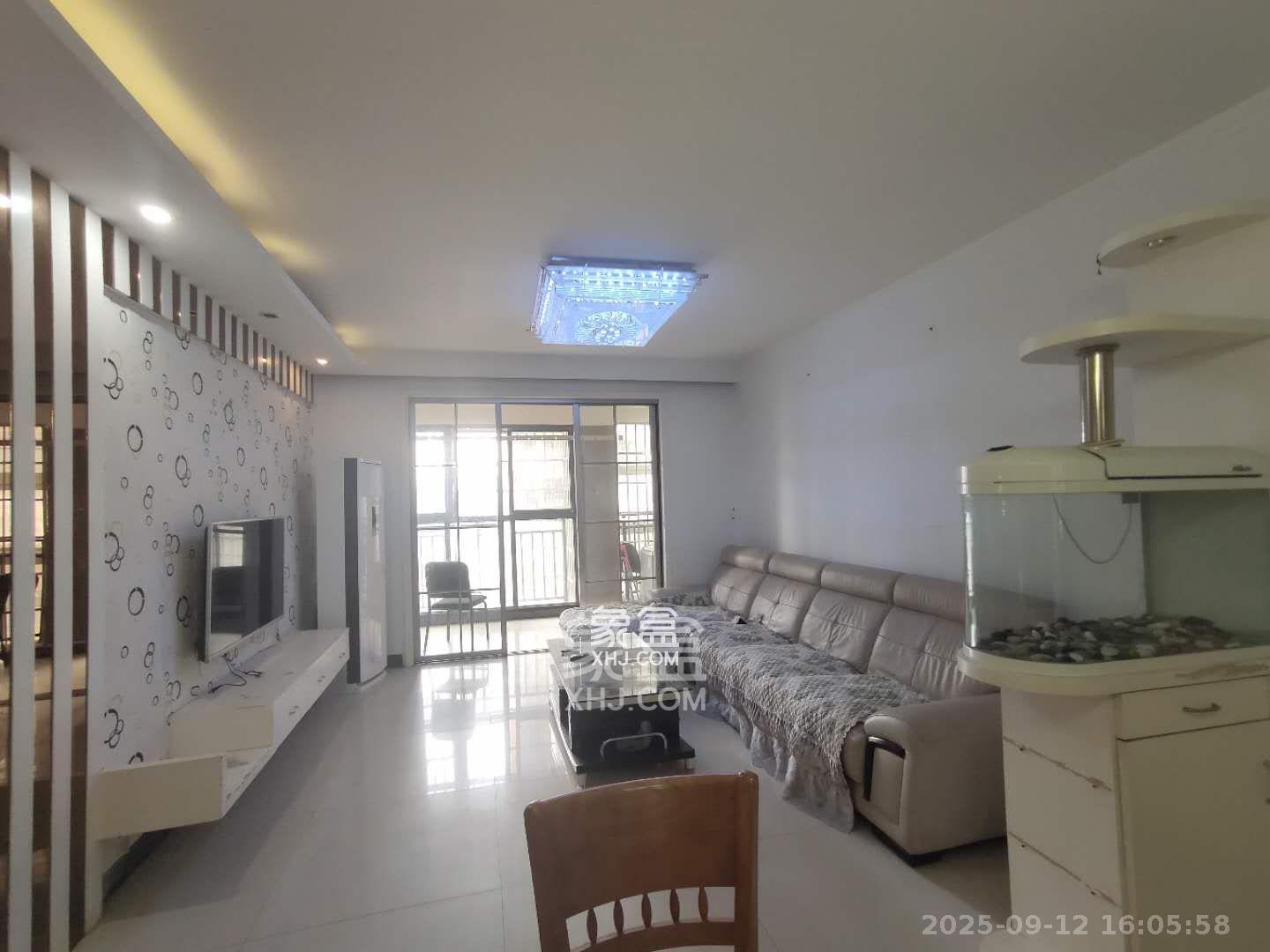 嘉华城（一期）  1室2厅2卫    2200.0元/月