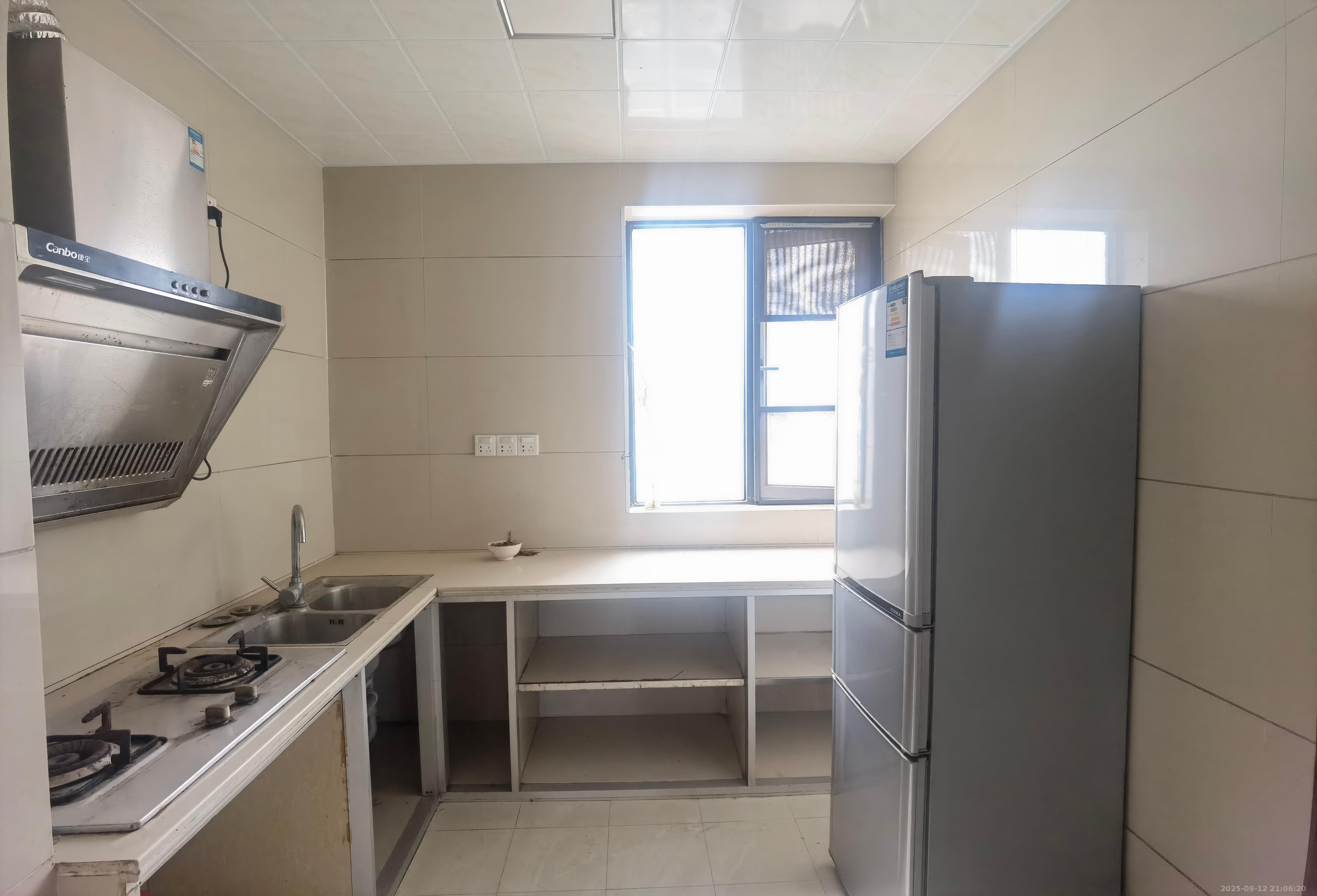 美的城一期 3室2厅2卫 1800.0元/月 美的城一期 3室2厅2卫 1800.0元/月室内图