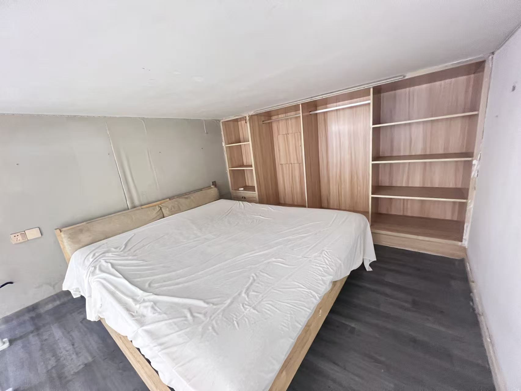 民俗文化广场  1室1厅1卫    30.0万