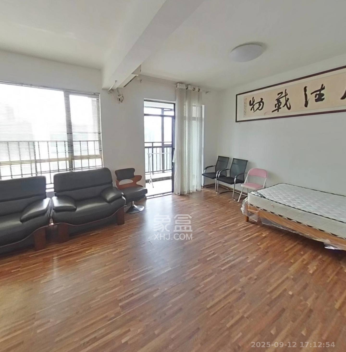 湘腾城市广场 3室2厅2卫 3500.0元/月 湘腾城市广场 3室2厅2卫 3500.0元/月室内图