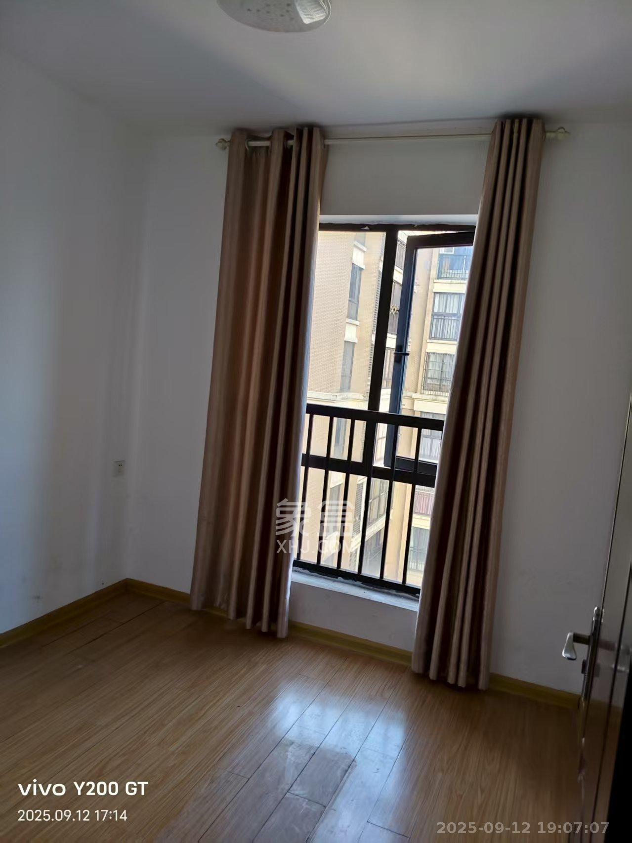 龙骧佳苑  3室2厅1卫    2200.0元/月室内图