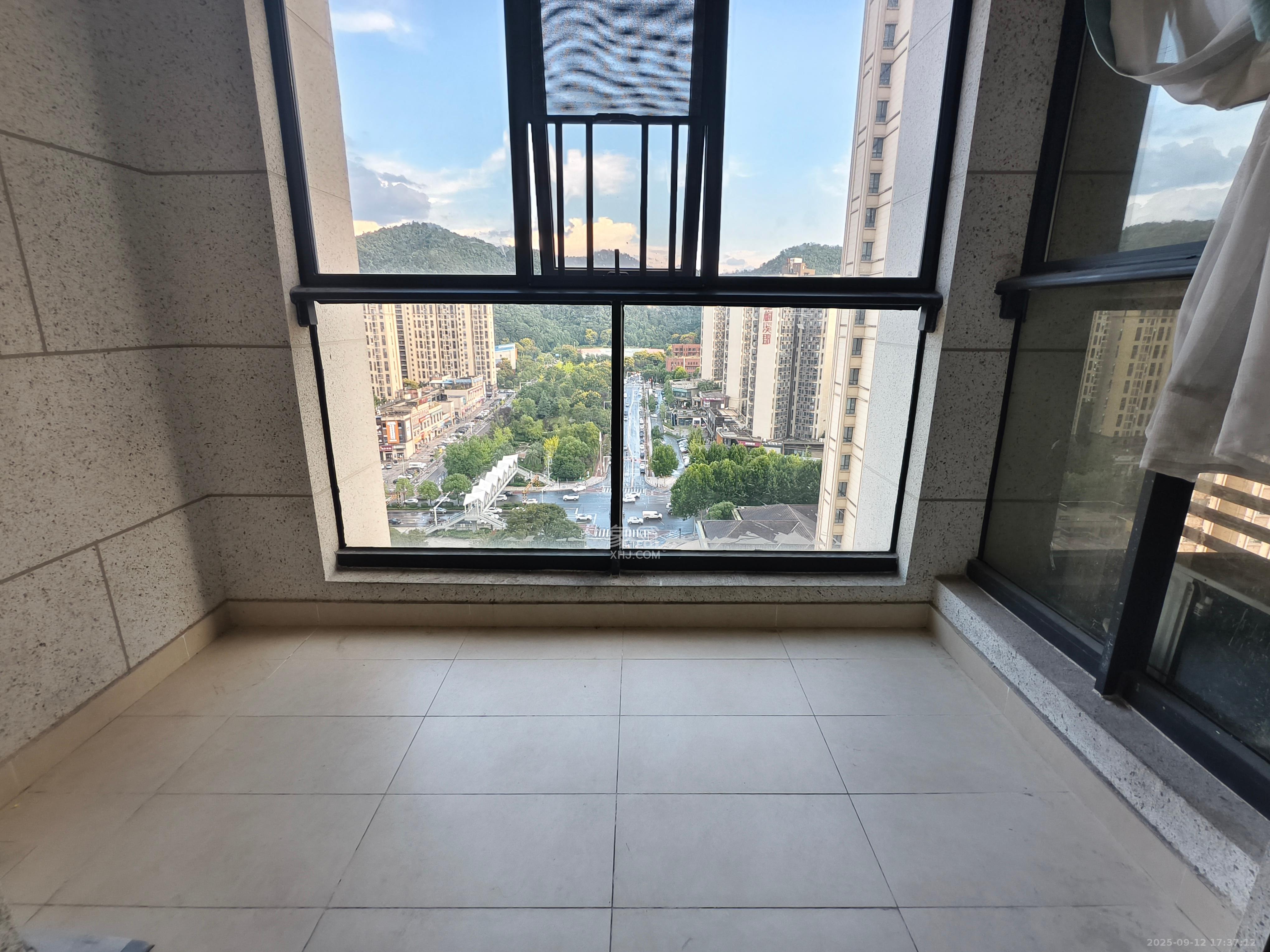 中海梅溪湖壹号  1室1厅1卫    1600.0元/月室内图