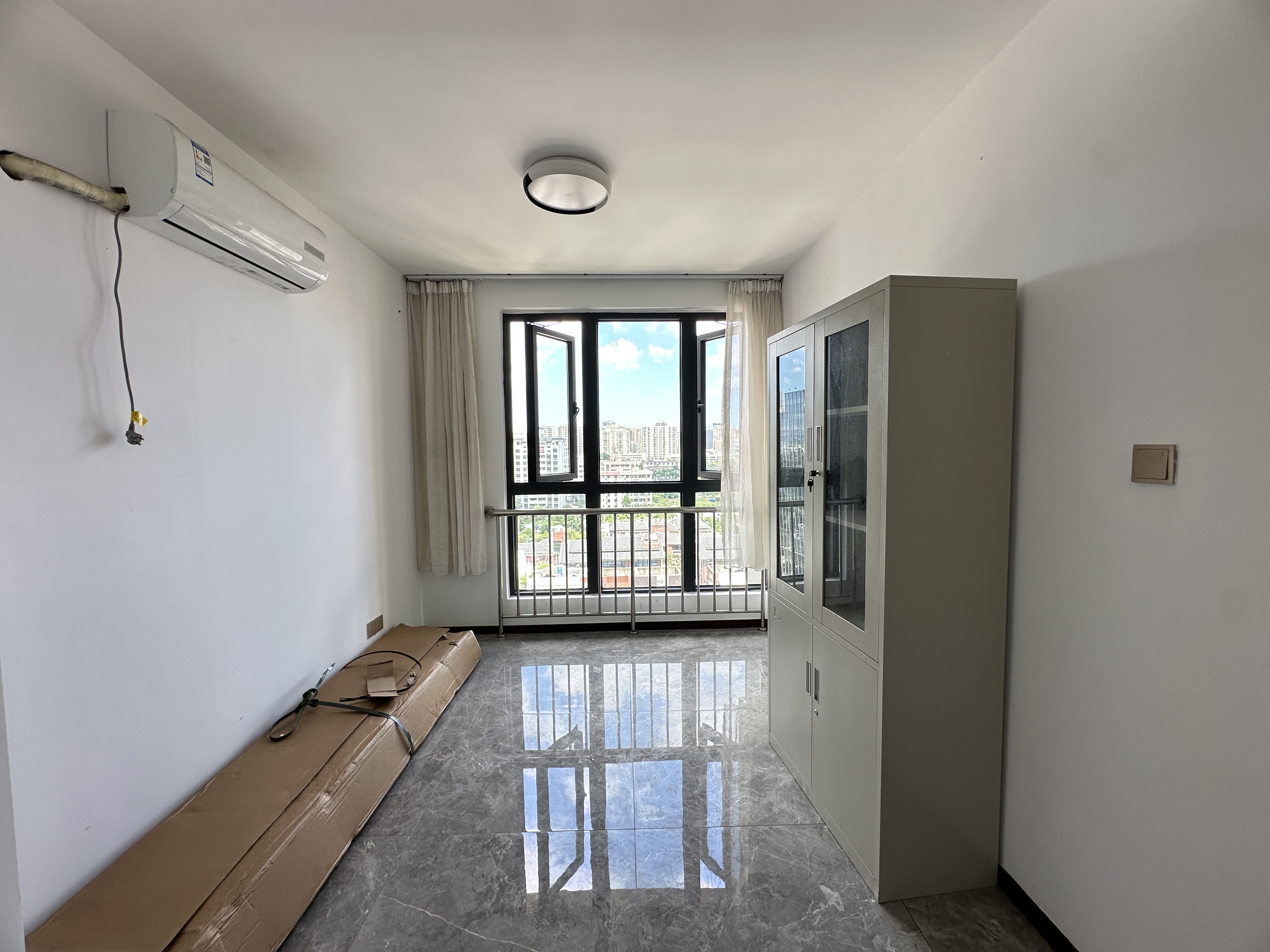 天街华府(海南新天地) 4室2厅2卫 4300.0元/月 天街华府(海南新天地) 4室2厅2卫 4300.0元/月室内图