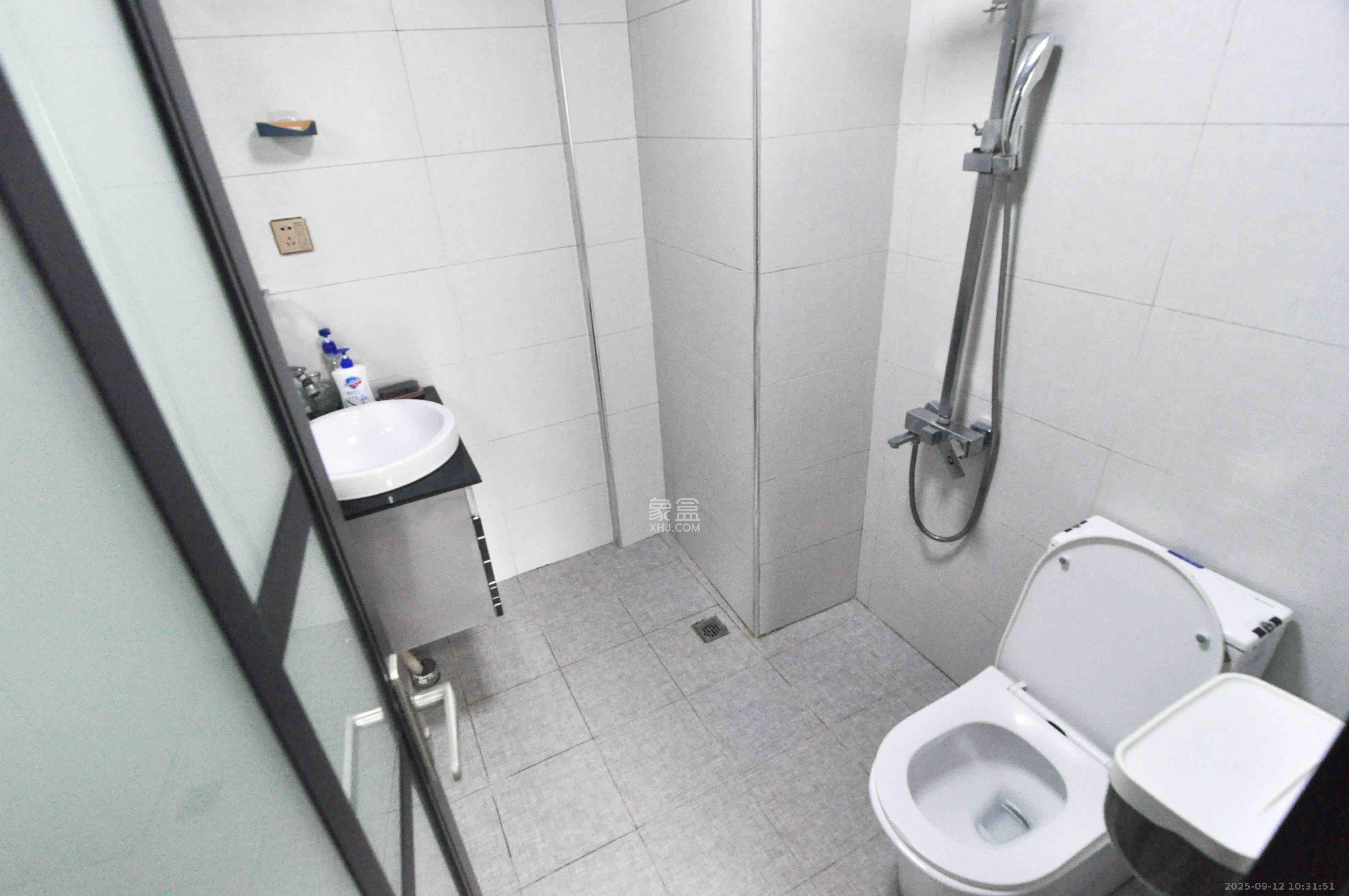 达美美立方  1室1厅1卫    2500.0元/月室内图