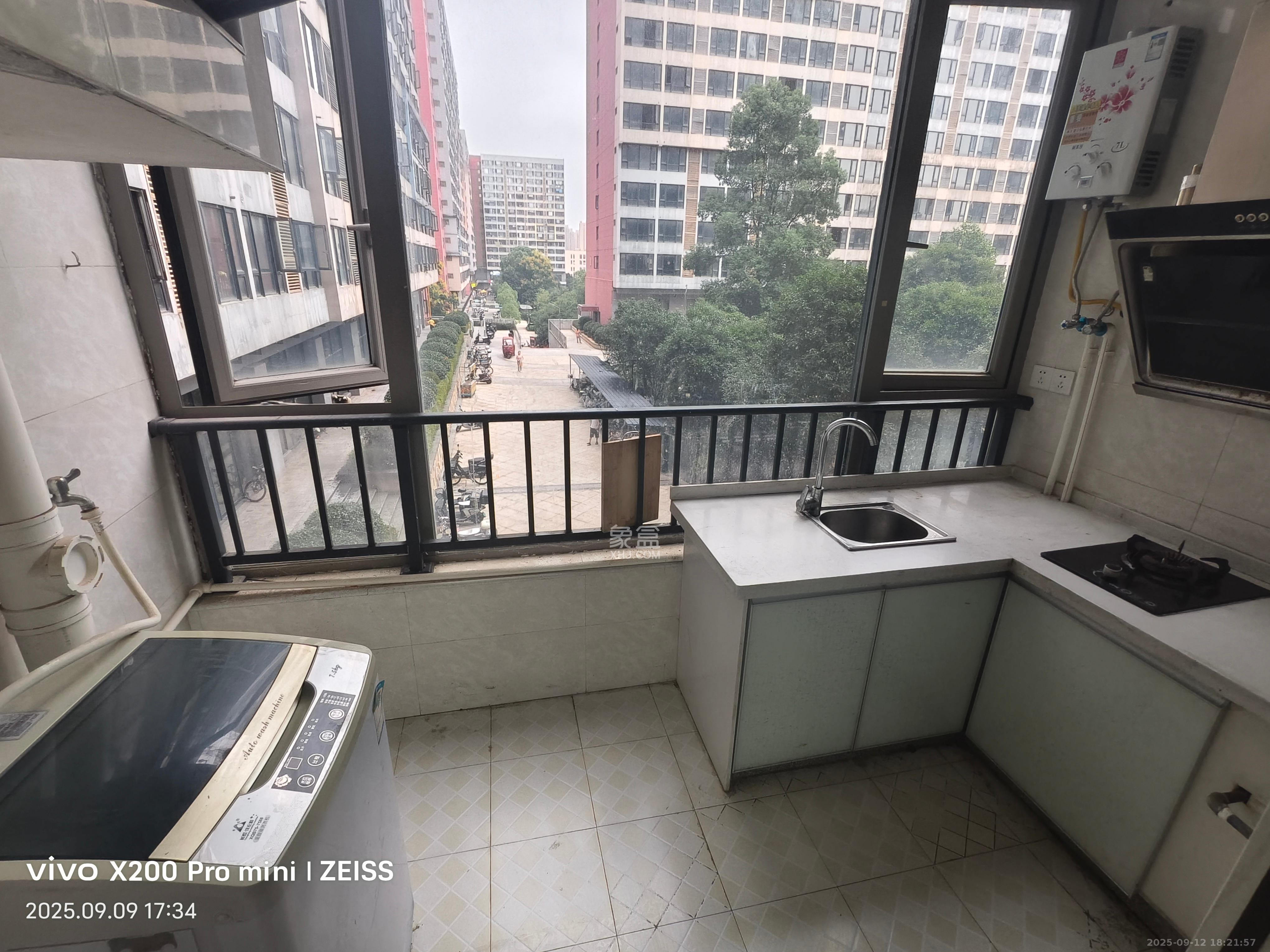 怡海星城  1室1厅1卫    800.0元/月 怡海星城  1室1厅1卫    800.0元/月室内图