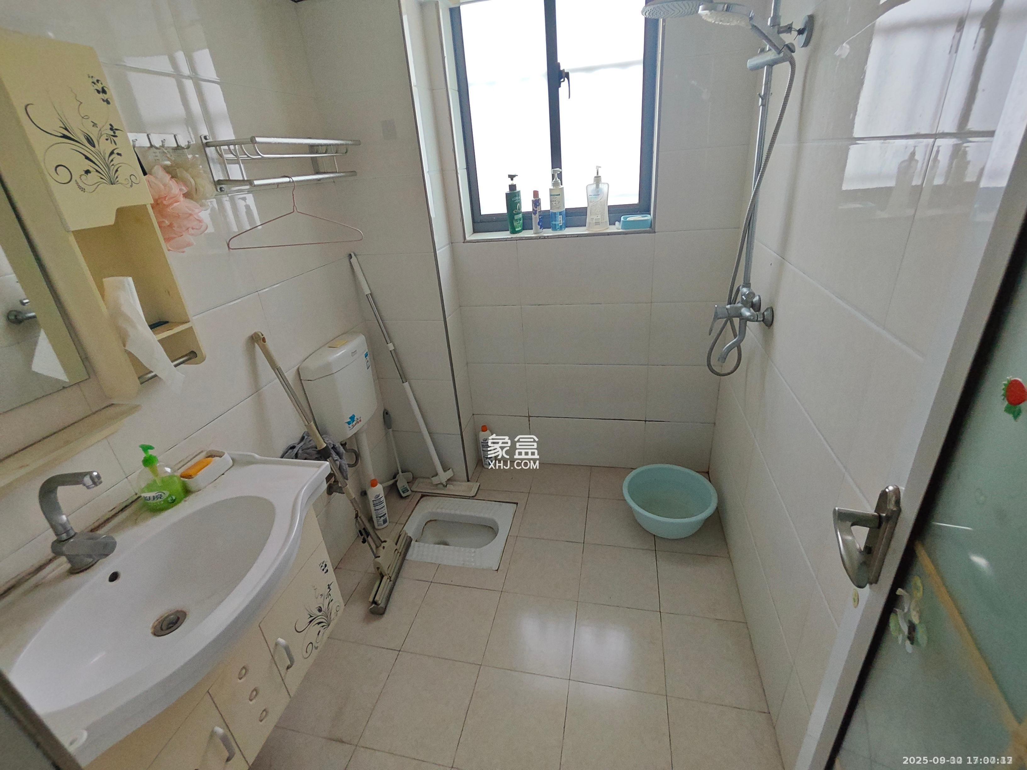 鑫天御景湾  2室2厅2卫    1800.0元/月室内图