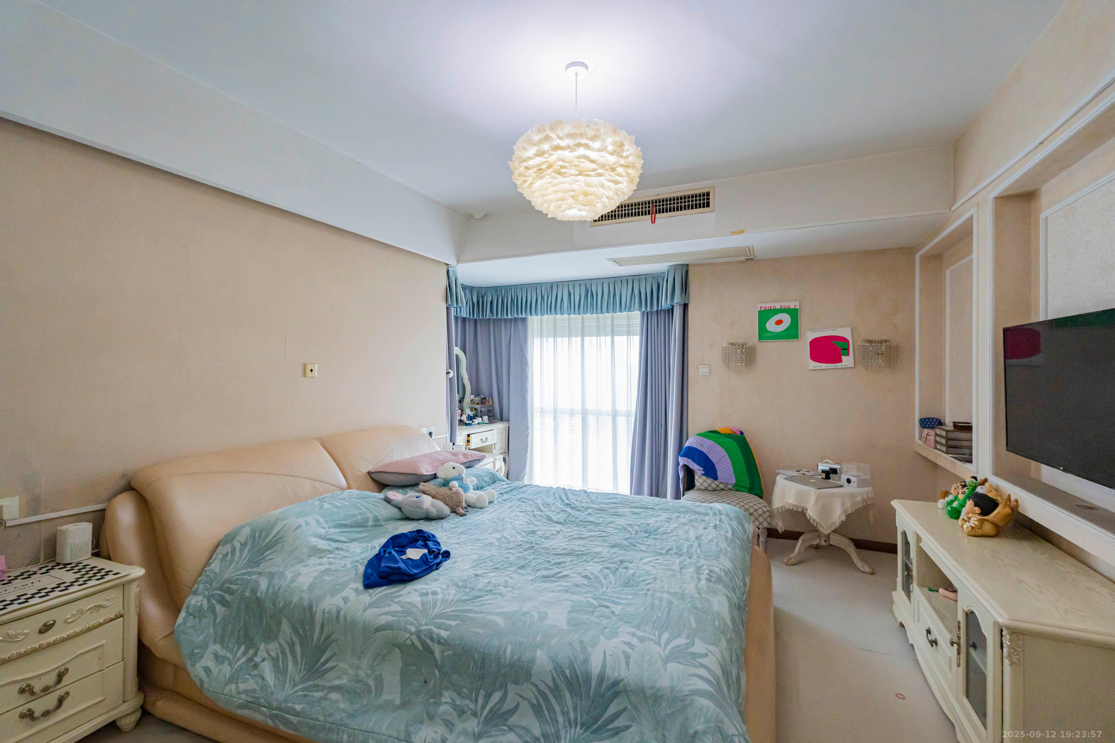 华盛新外滩  3室2厅1卫    176.0万卧室