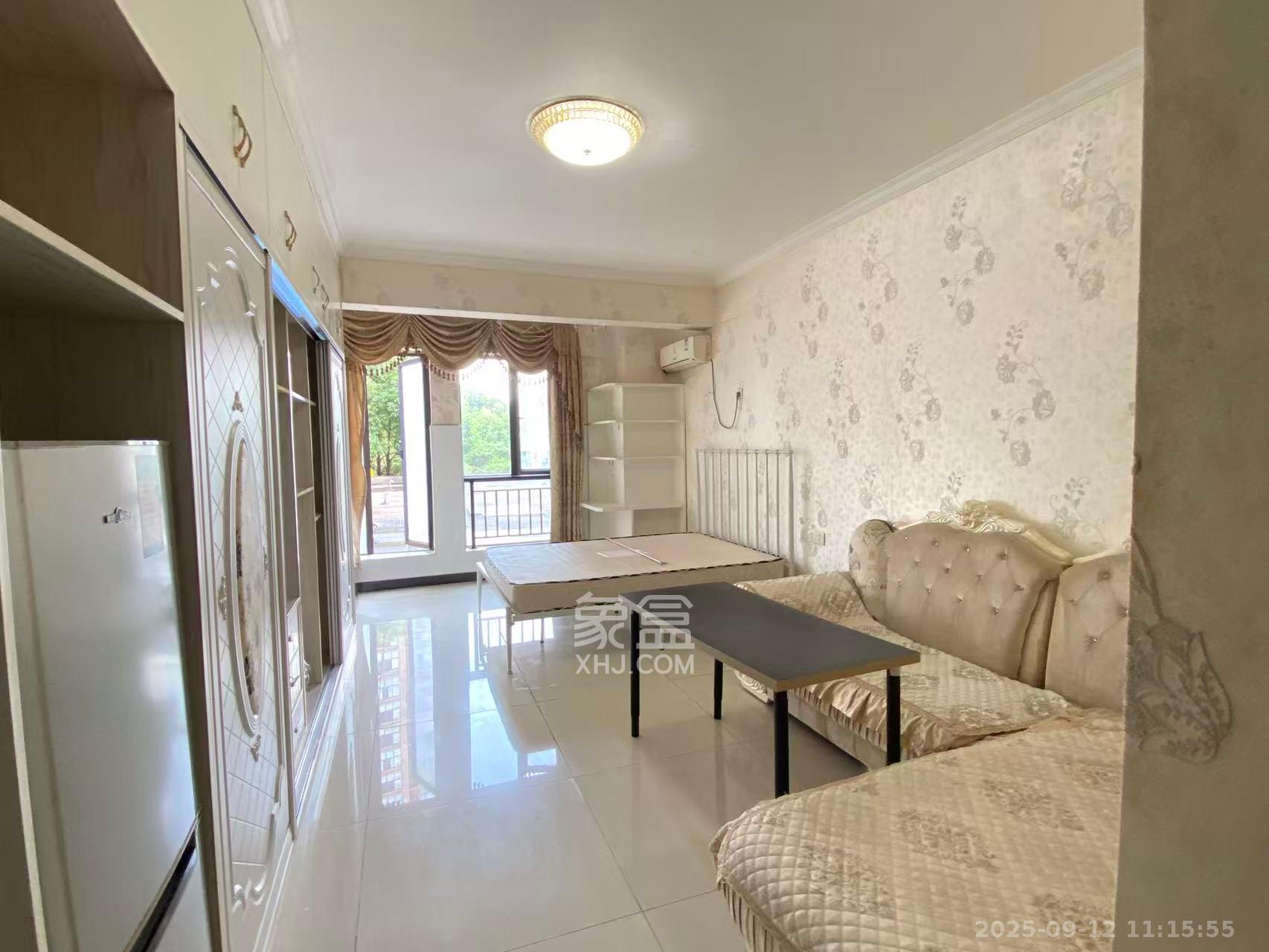 万象凯旋湾 1室1厅1卫 1300.0元/月 万象凯旋湾 1室1厅1卫 1300.0元/月室内图